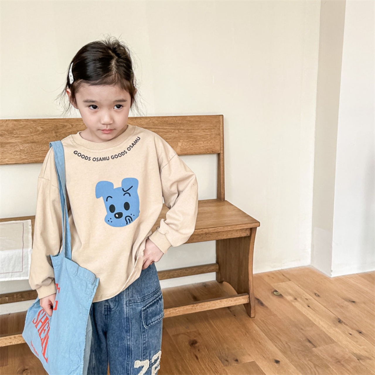 秋英字柄プリント長袖Tシャツ