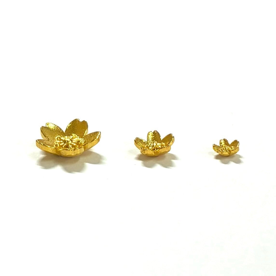 純金『桜の花びら』モチーフ 約1g 指先サイズの芸術品 JUNGOLD