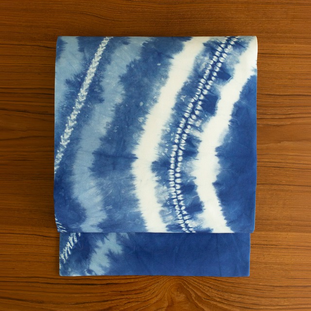 絞り染めの模様　藍染　名古屋帯【中古品】