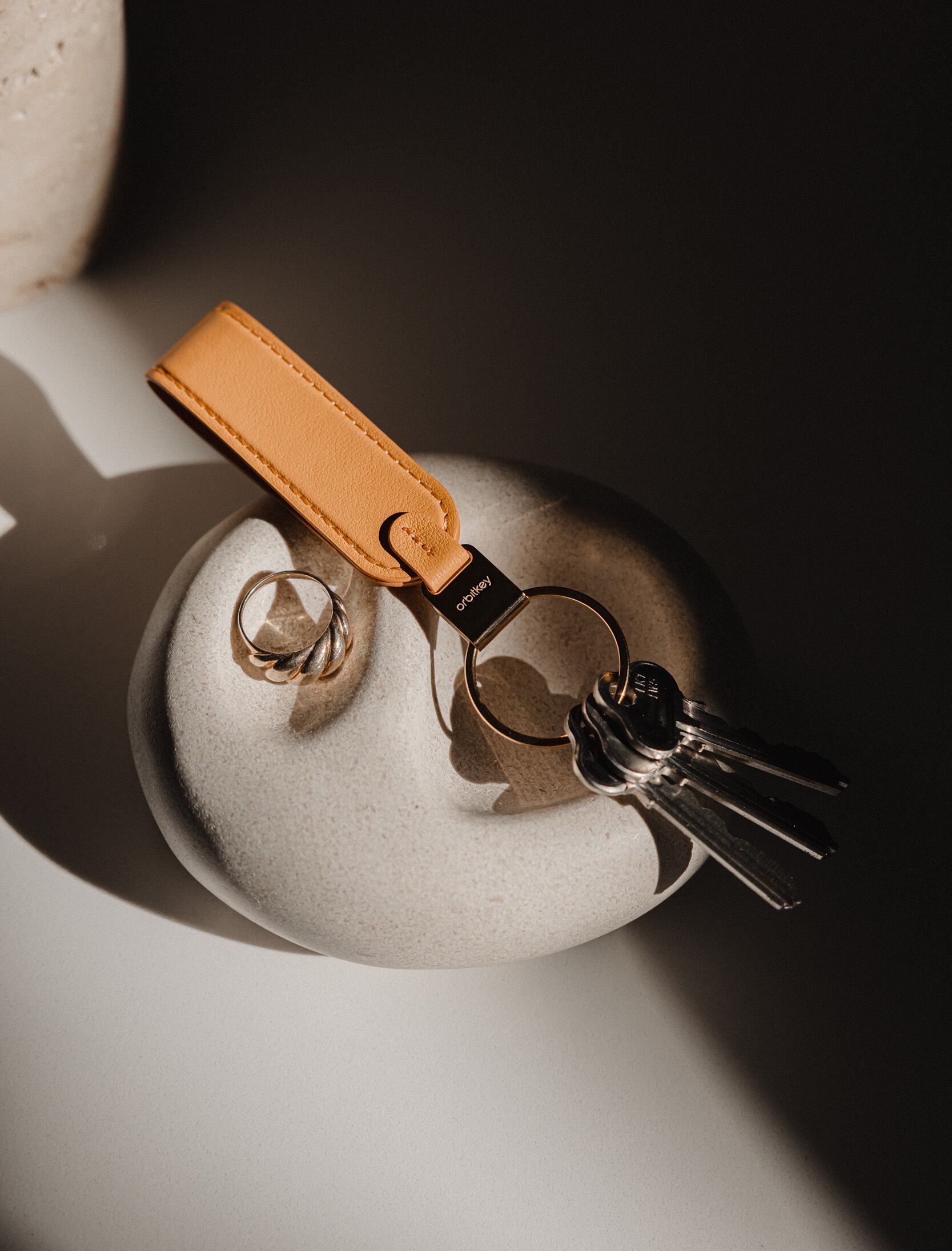 Orbitkey Loop Keychain | docketstore