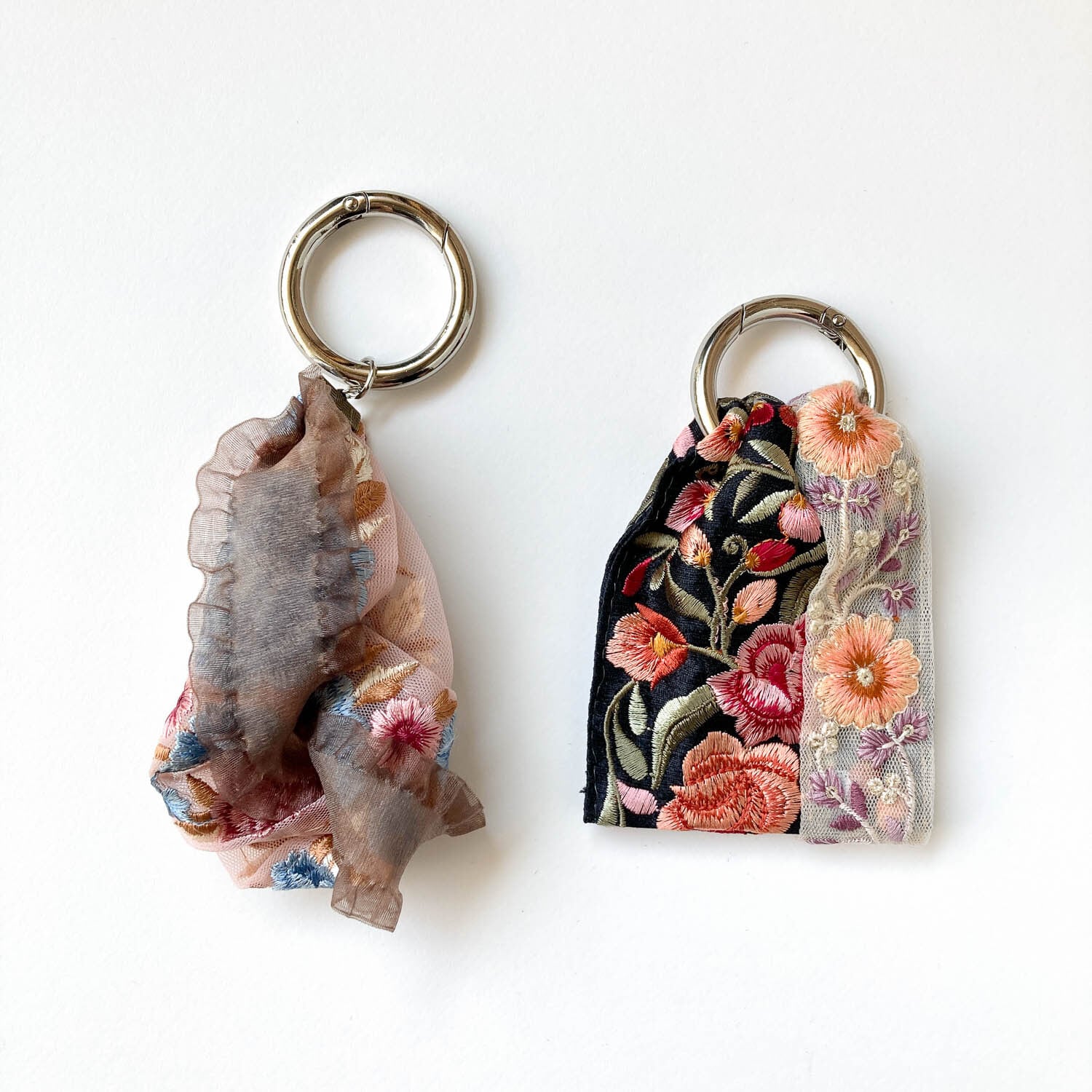 インド刺繍リボンのバッグチャーム | Dua-アクセサリーパーツショップ