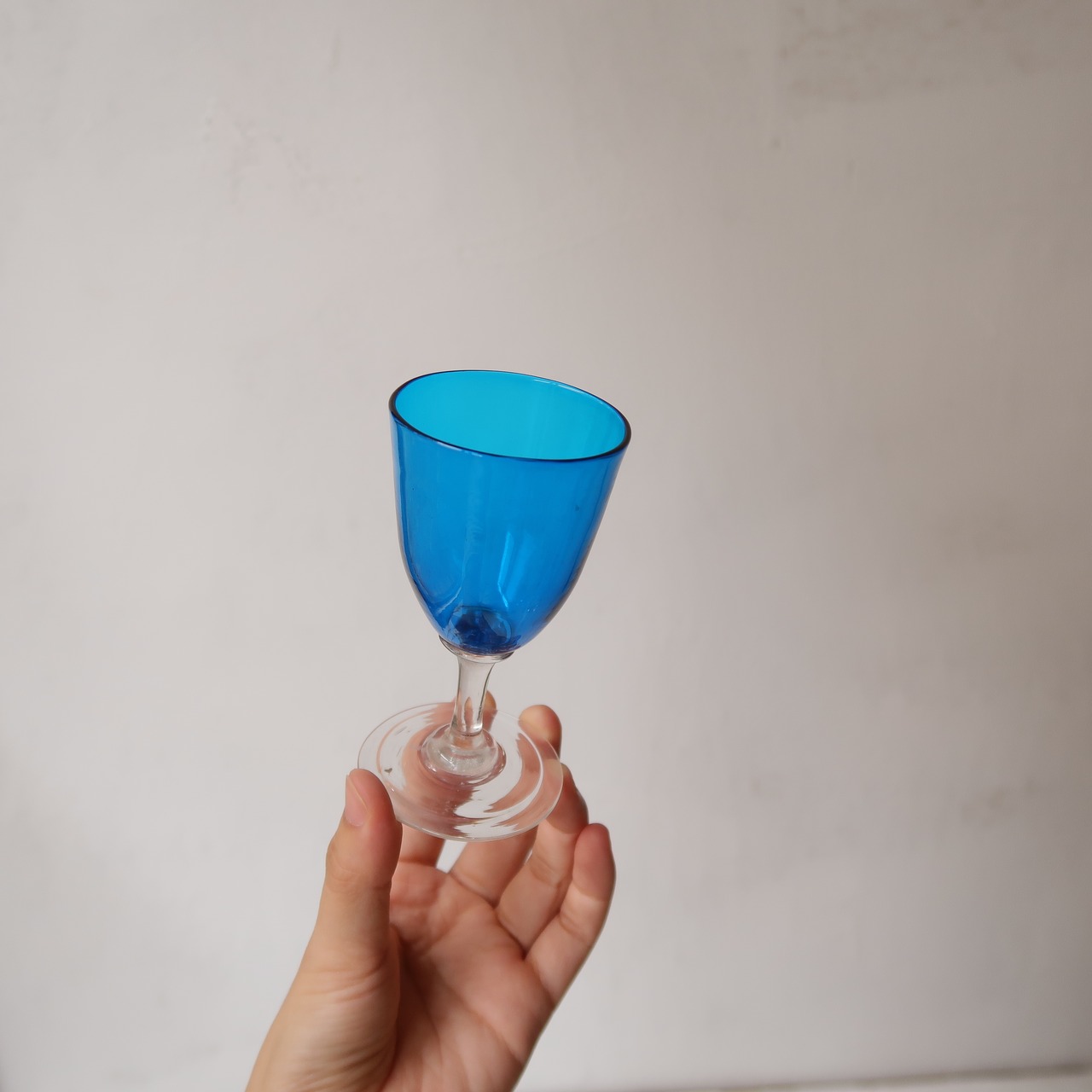 コバルトブルーのミニグラス
