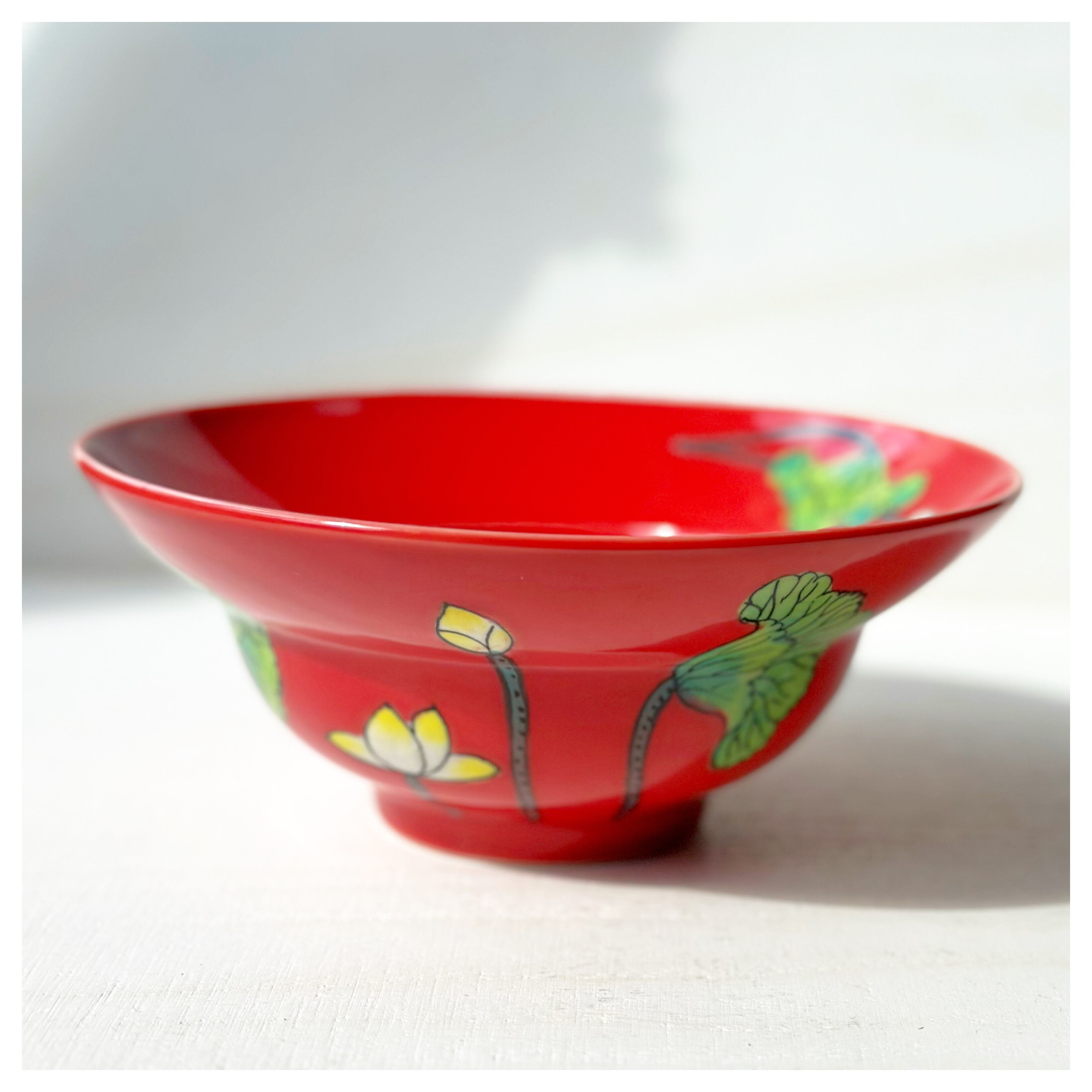 新品 ベトナムのバッチャン焼き 蓮柄の鉢 ベトナムのバッチャン焼き 蓮絵の