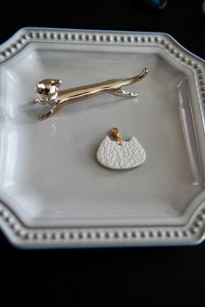 ネコチャーム（WHITE）