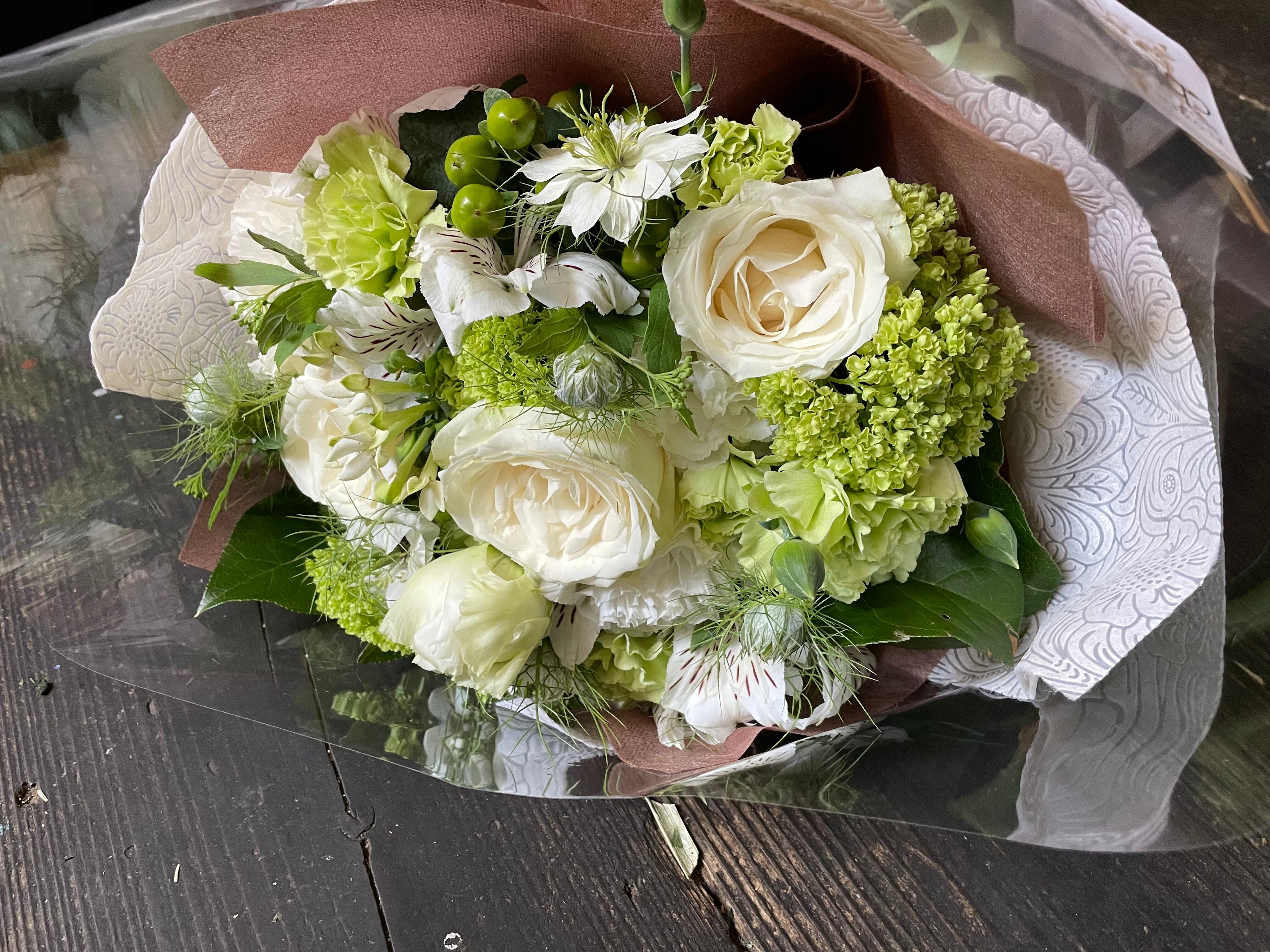 Original Flower ShortBouquet（季節の花束）（M) | flower shop