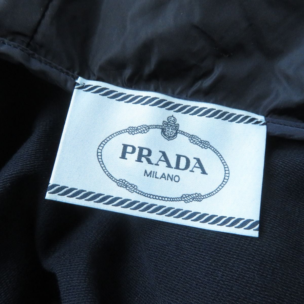 美品☆正規品 PRADA プラダ 138468 16年 フード・ラーバー 美品☆正規品 PRADA プラダ 138468 16年 フード・ラーバー
