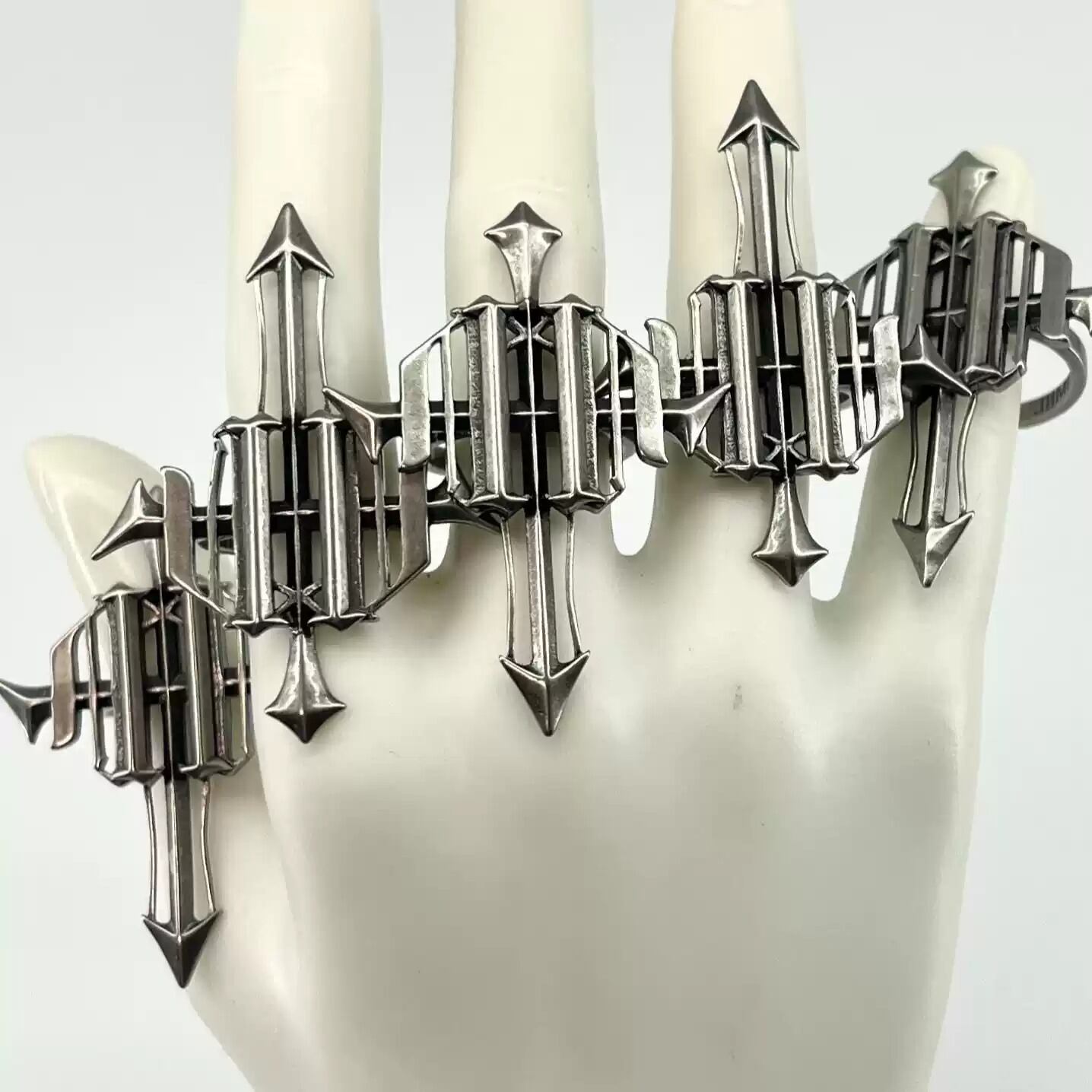 IIIMIII Armor Knight Ring | INVADER