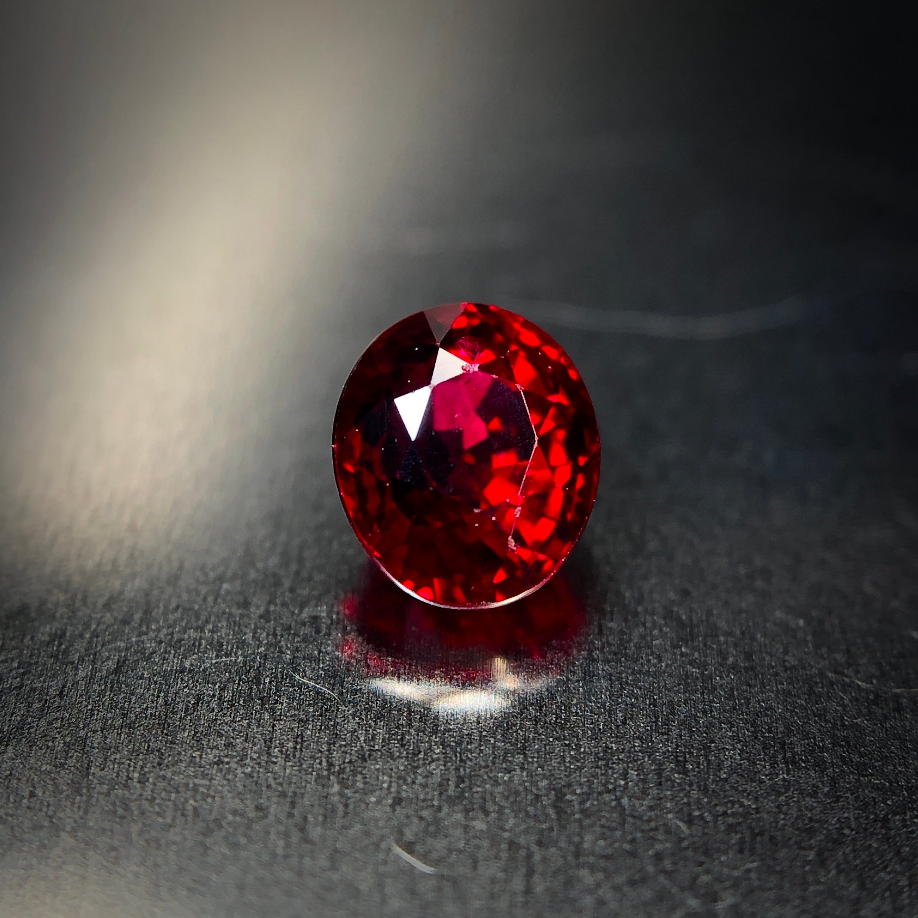 妖艶な血紅の宝石 0.45ct 天然 ピジョンブラッド ルビー DGL鑑別書付属 | Frederick’s Gems&Jewelry powered  by BASE