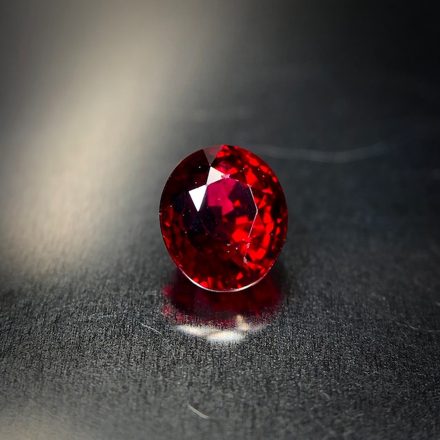 妖艶な血紅の宝石 0.45ct 天然 ピジョンブラッド ルビー DGL鑑別書付属