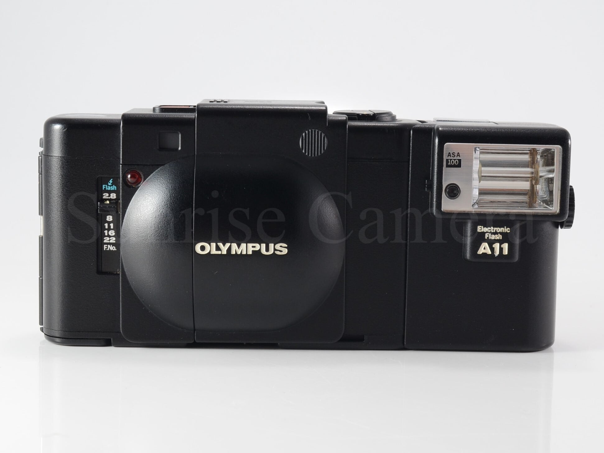 OLYMPUS XAコンパクトフィルムカメラ35mm f2.8 OLYMPUS XA / F.Zuiko 35mm F2.8 A11 整備済 オリンパス（61028