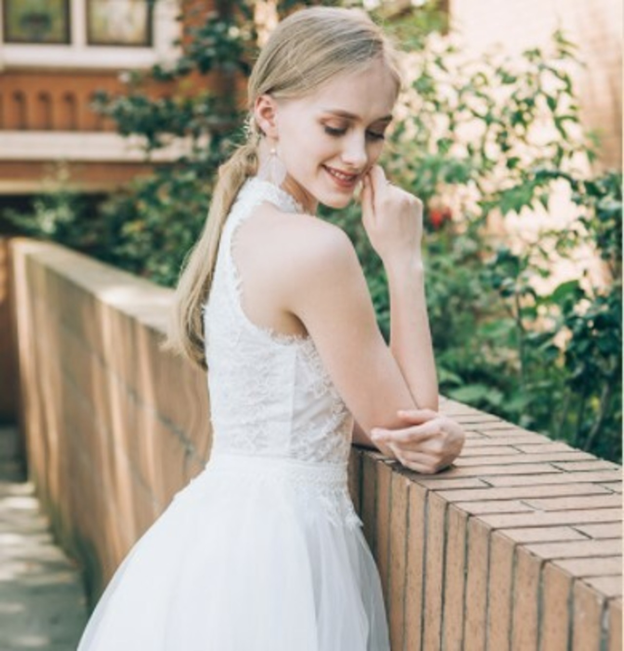 高品質！ ウエディングドレス ホワイト レース ミニトレーン/短  