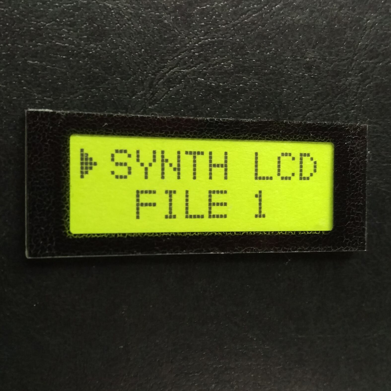 ネームプレート】液晶LCD・ネームプレート／オレンジ | シンセサイザッカー