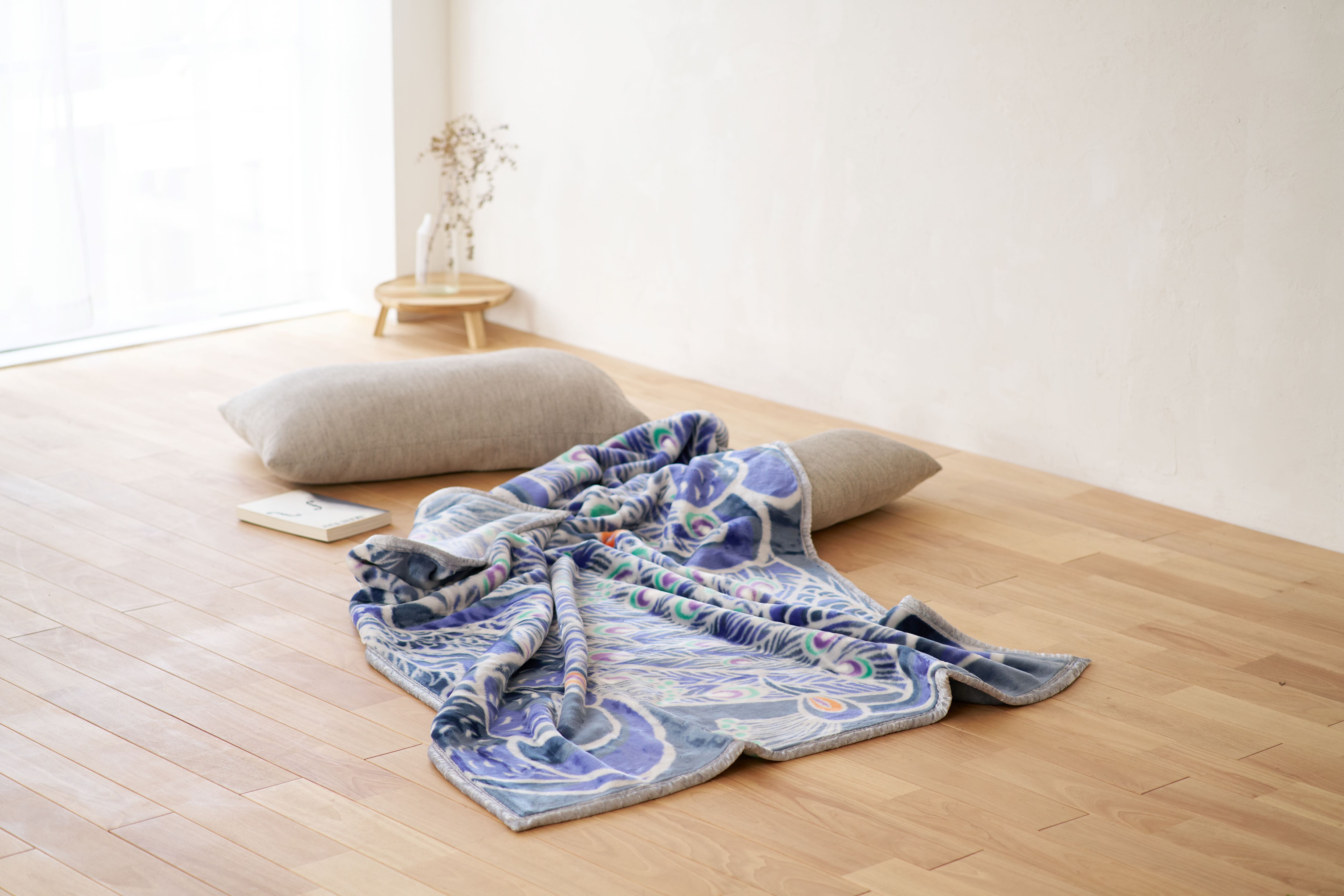 アートブランケット 『Peacock』木村英輝（青色） | 日本毛布工業組合