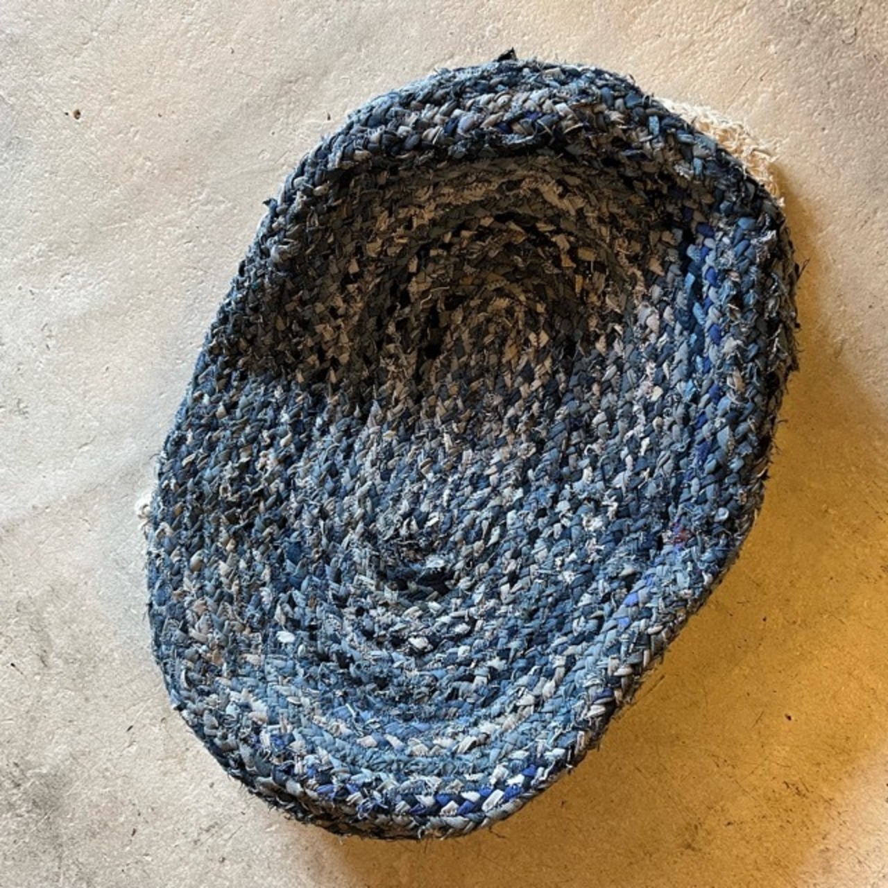 TOPANGA Homefurnishing　Recycled Multicolor Pet Rug  Blue Large　リサイクルマルチカラーペットラグブルー  ラージサイズ　デニム　犬　猫　中型犬 大型犬