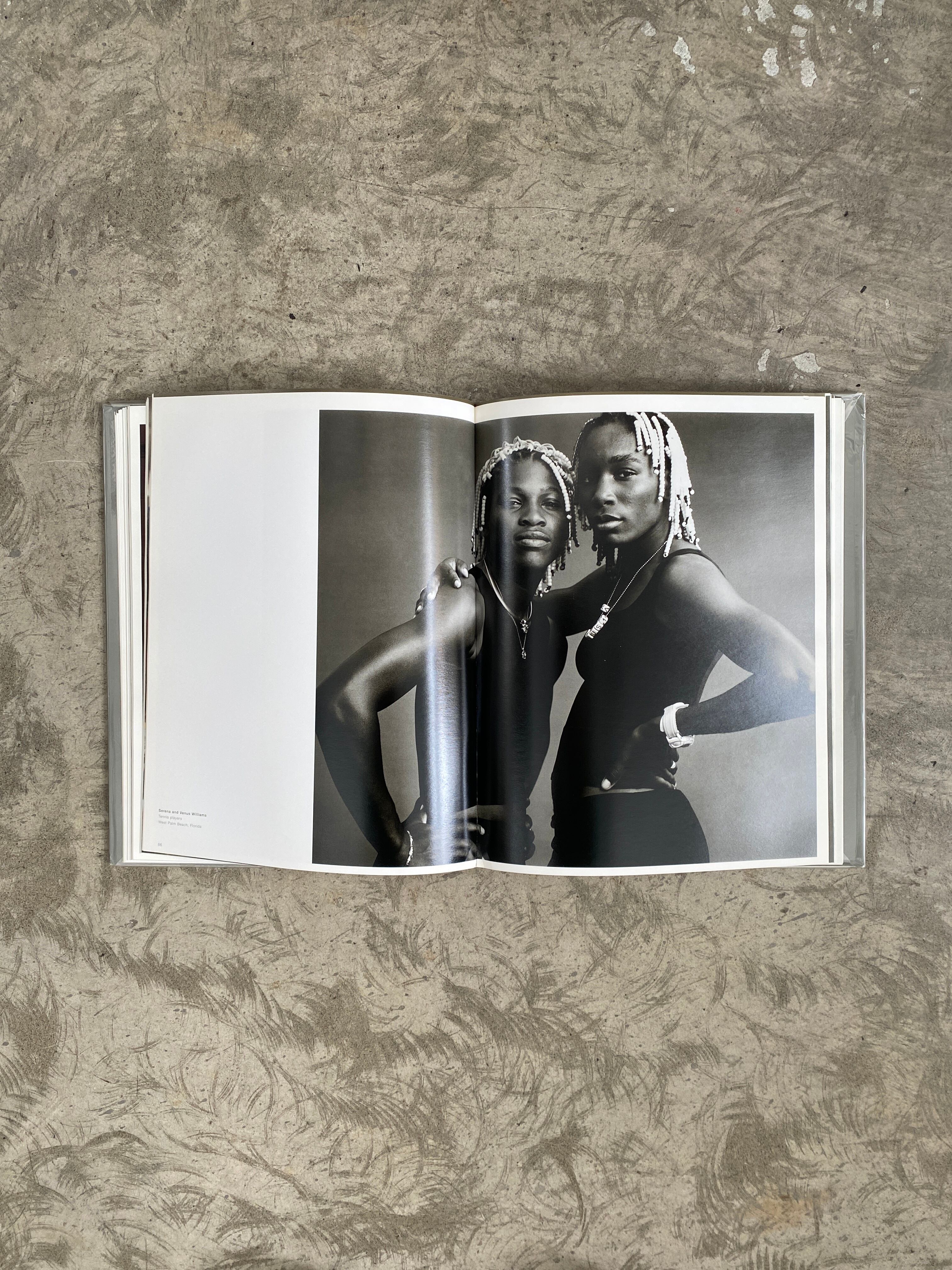 375 Annie Leibovitz: Women アニー・リーボヴィッツ | 帽子堂