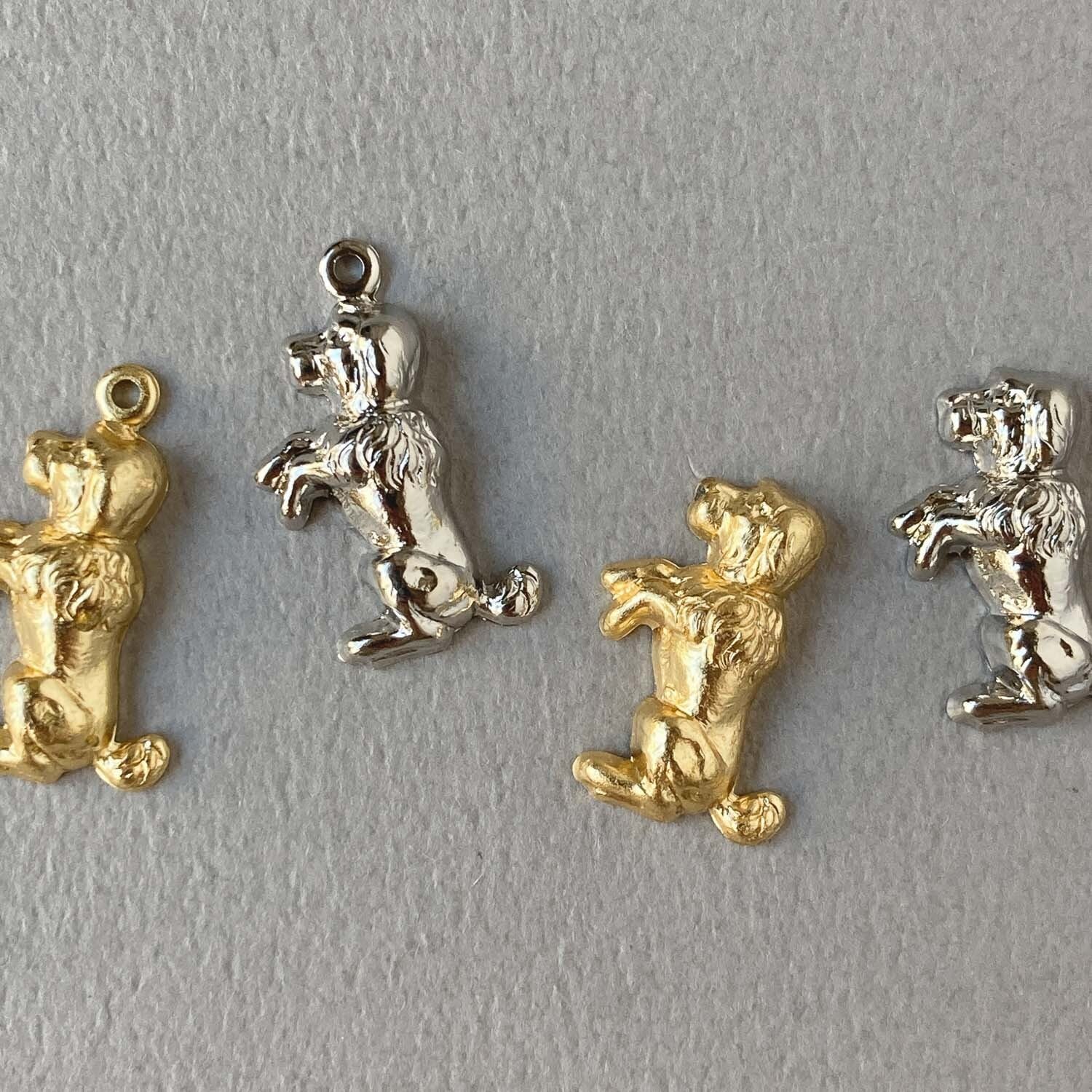 〈新色追加〉USA真鍮 ちょうだいお座り犬パーツチャーム(17mm/20mm)