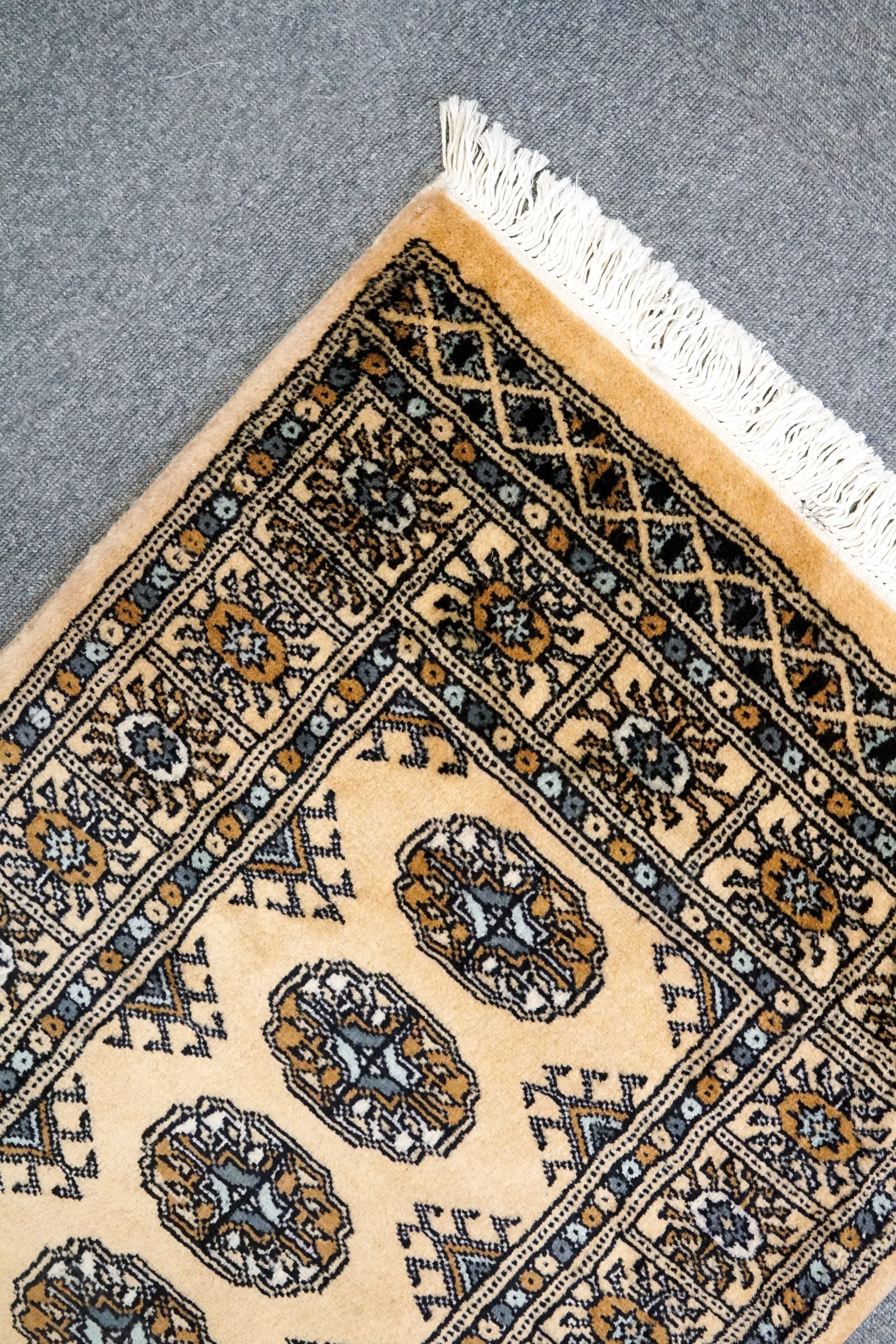 88×62cm【パキスタン手織り絨毯】 | Decorworks
