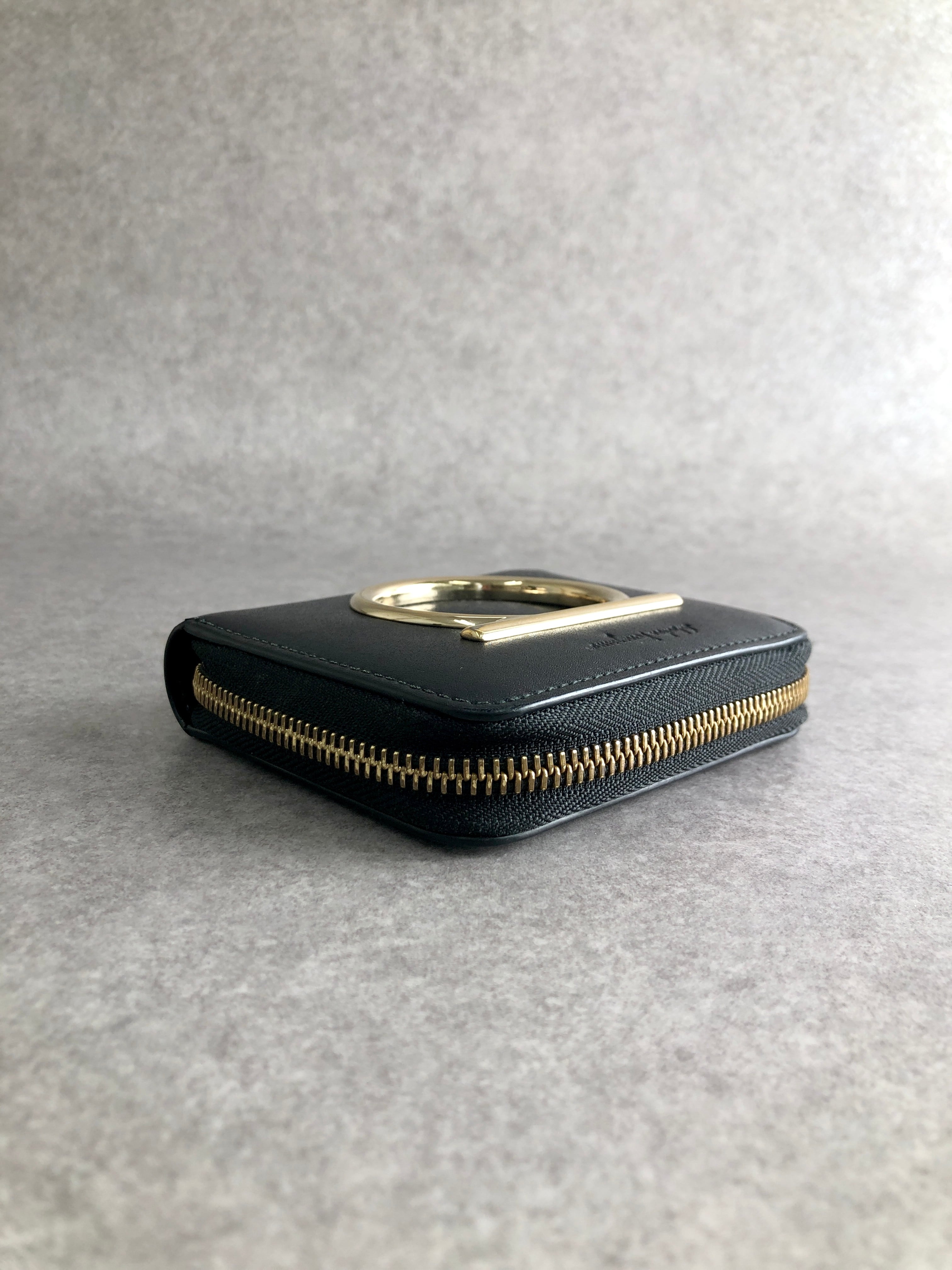 Salvatore Ferragamo ガンチーニ 二つ折り財布 ヴィンテージ Salvatore Ferragamo サルヴァトーレ フェラガモ 財布 ブラック