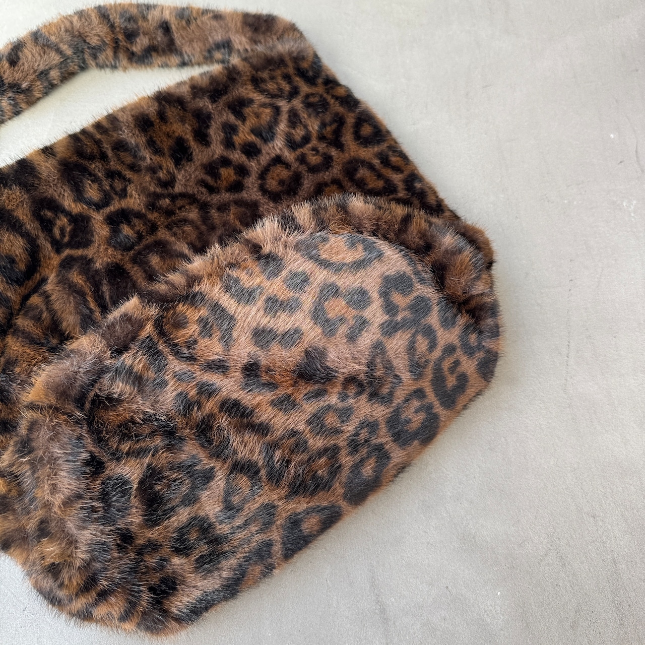 Leopard eco fur tote bag/brown