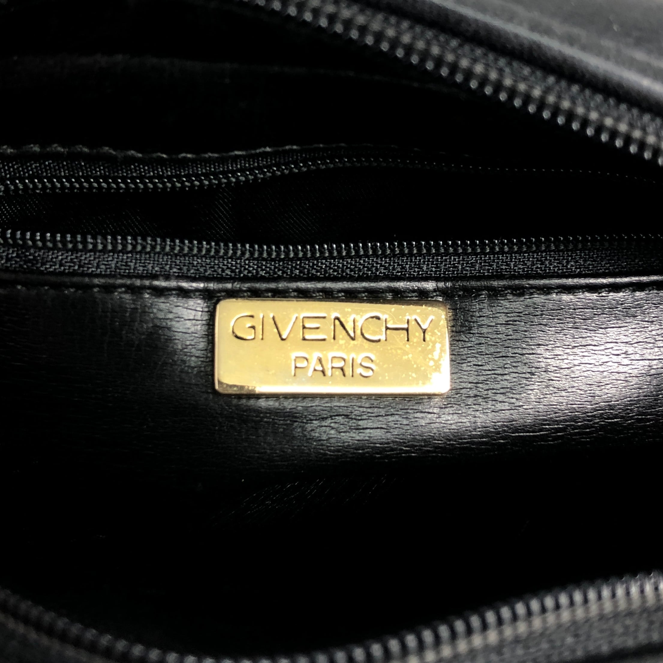 GIVENCHY ジバンシィ ショルダーバッグ ブラック ロゴ レザー