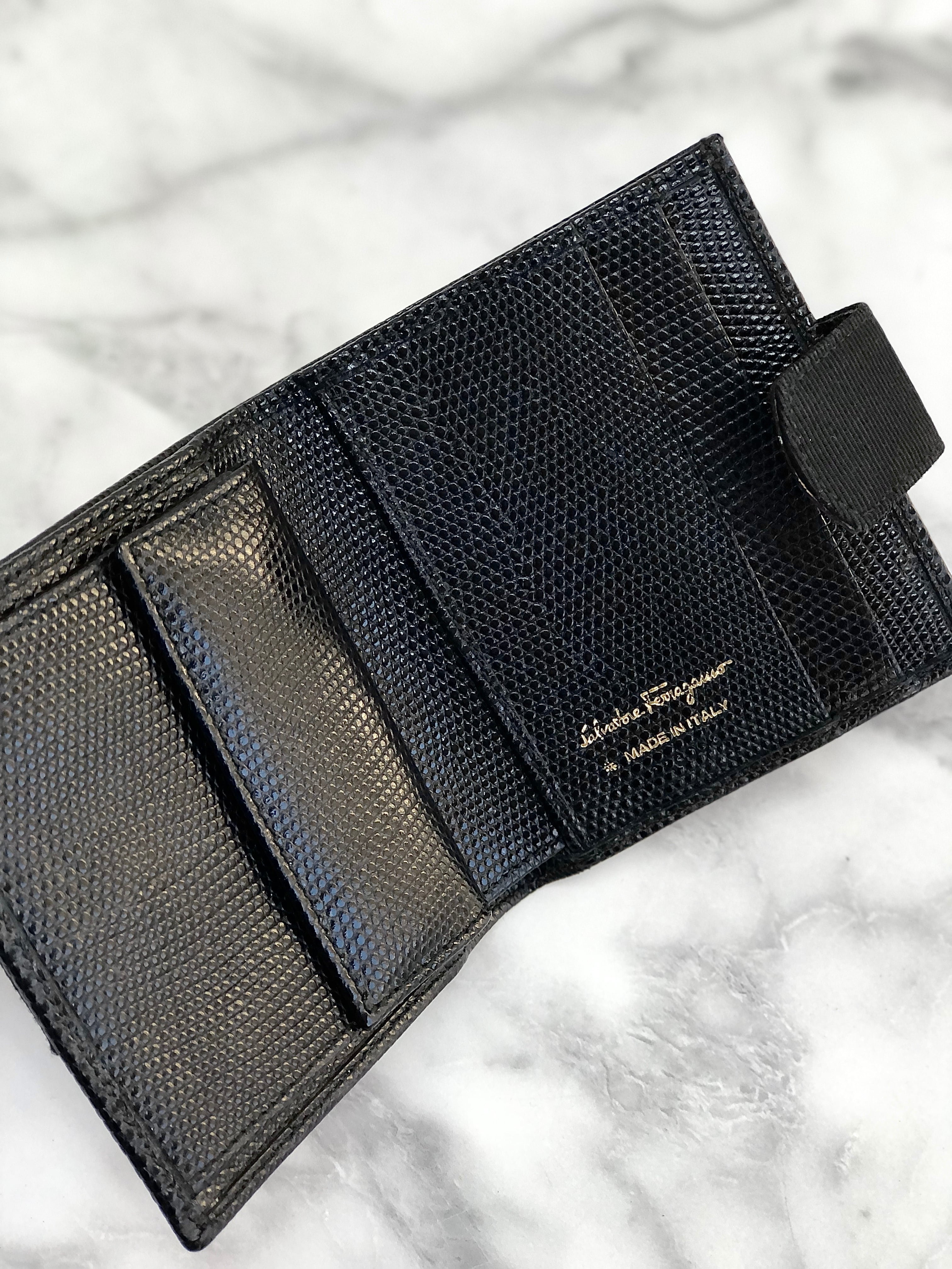 Salvatore Ferragamo ヴァラ 二つ折り リザード 型押し