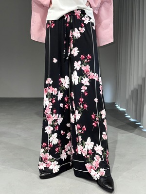 flower wide pants / black × pink