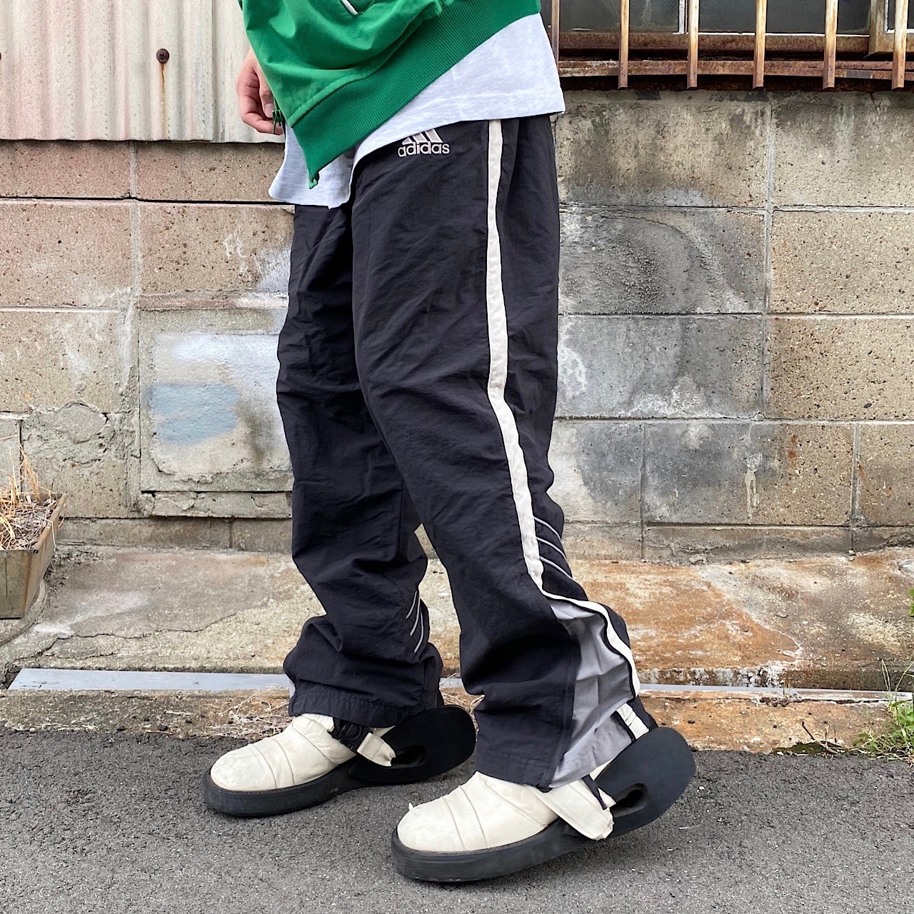 adidas アディダス 裾ジップ ナイロンパンツ サイドライン ウエスト 