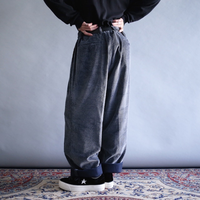 2-tuck tapered silhouette ice blue wide corduroy pants