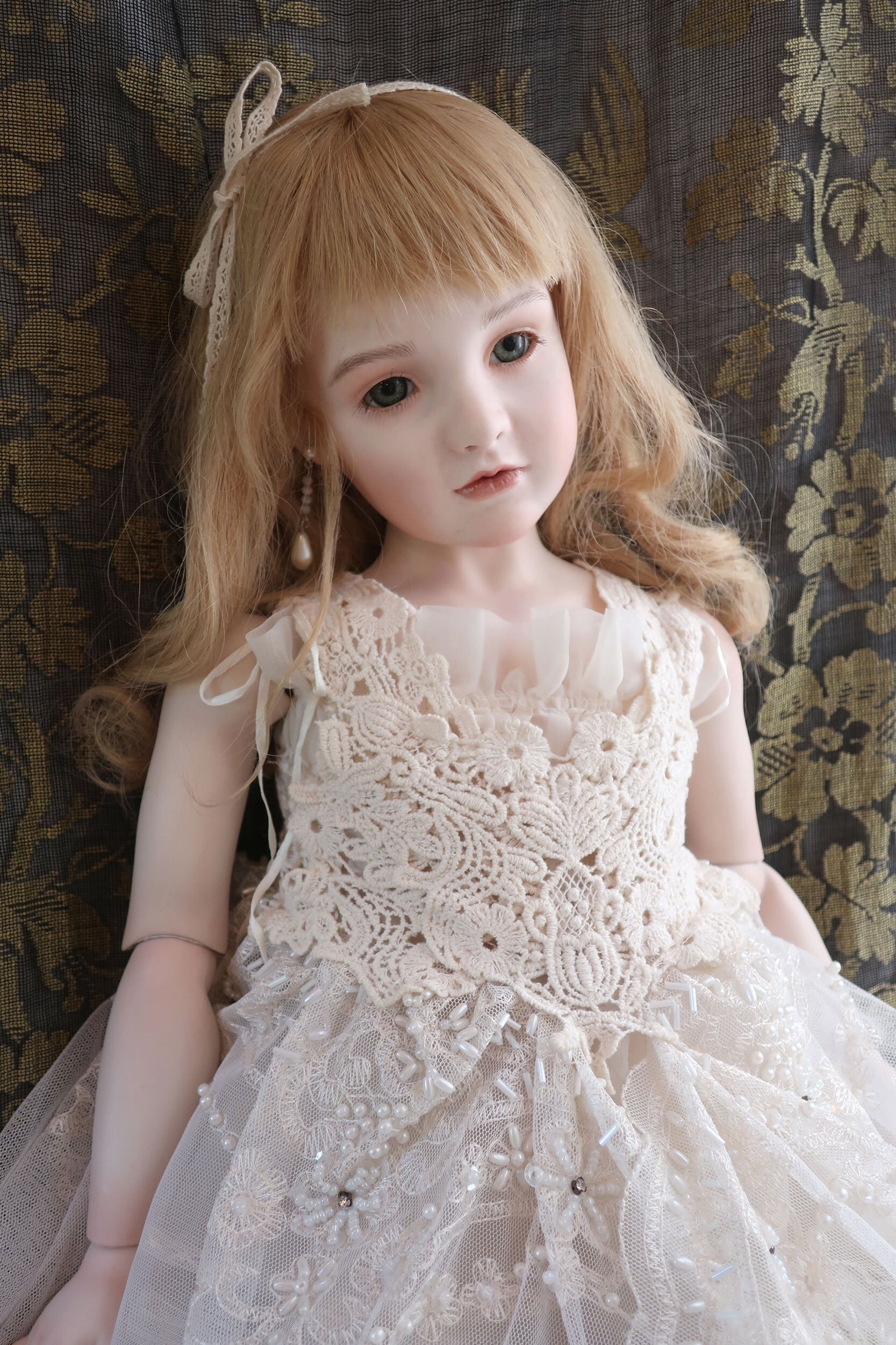 パールドレスのサラ（約75cm）ビスクドール | 創作人形館ミワドールBASE店