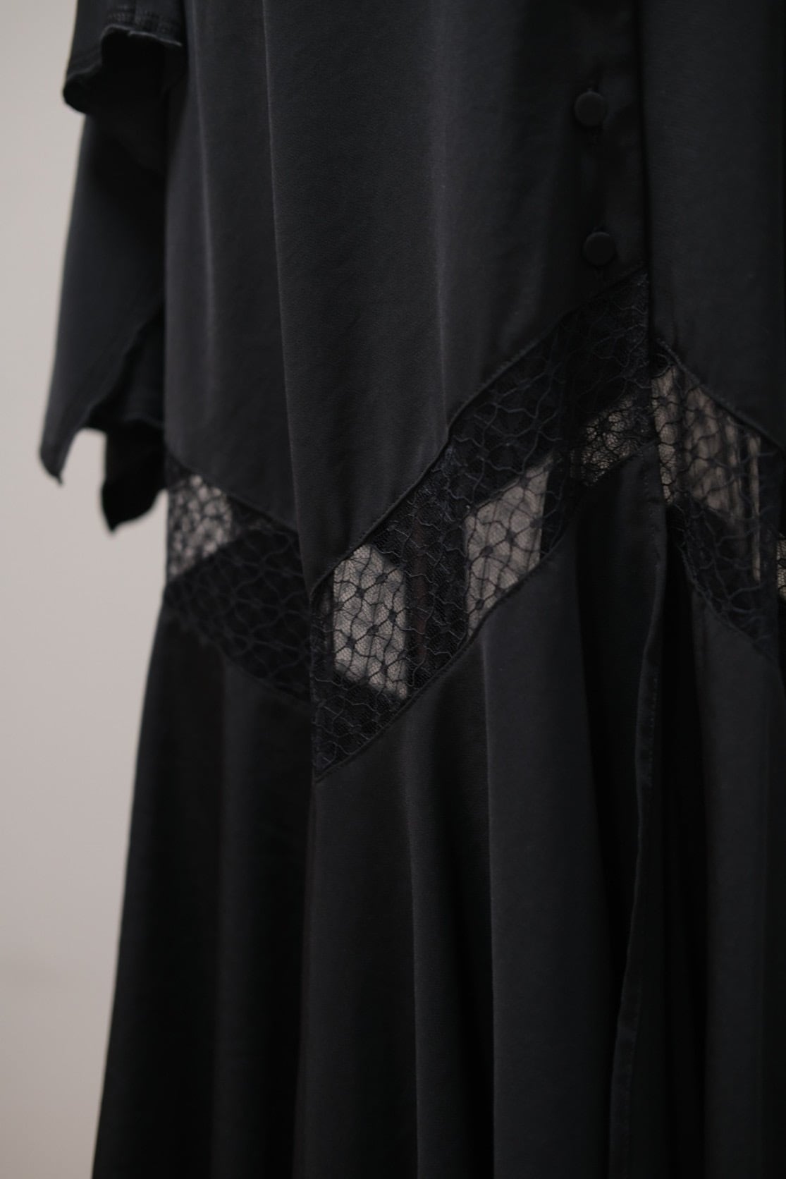 【FETICO】24SS RUFFLED-HEM CREPE DRESS FETICO】RUFFLED-HEM CREPE DRESS | loop