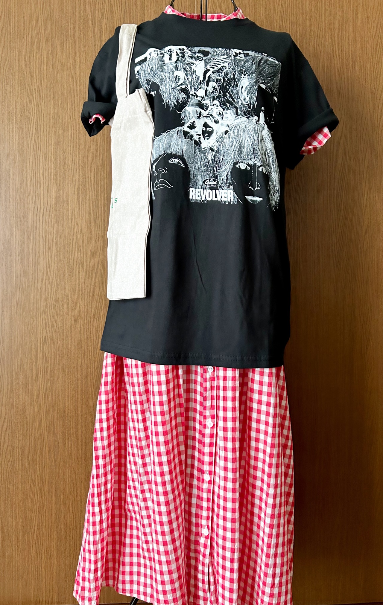 ザ・ビートルズ 【The Beatles】REVOLVER BLACK Tシャツ ロックT バンドT 半袖 トップス