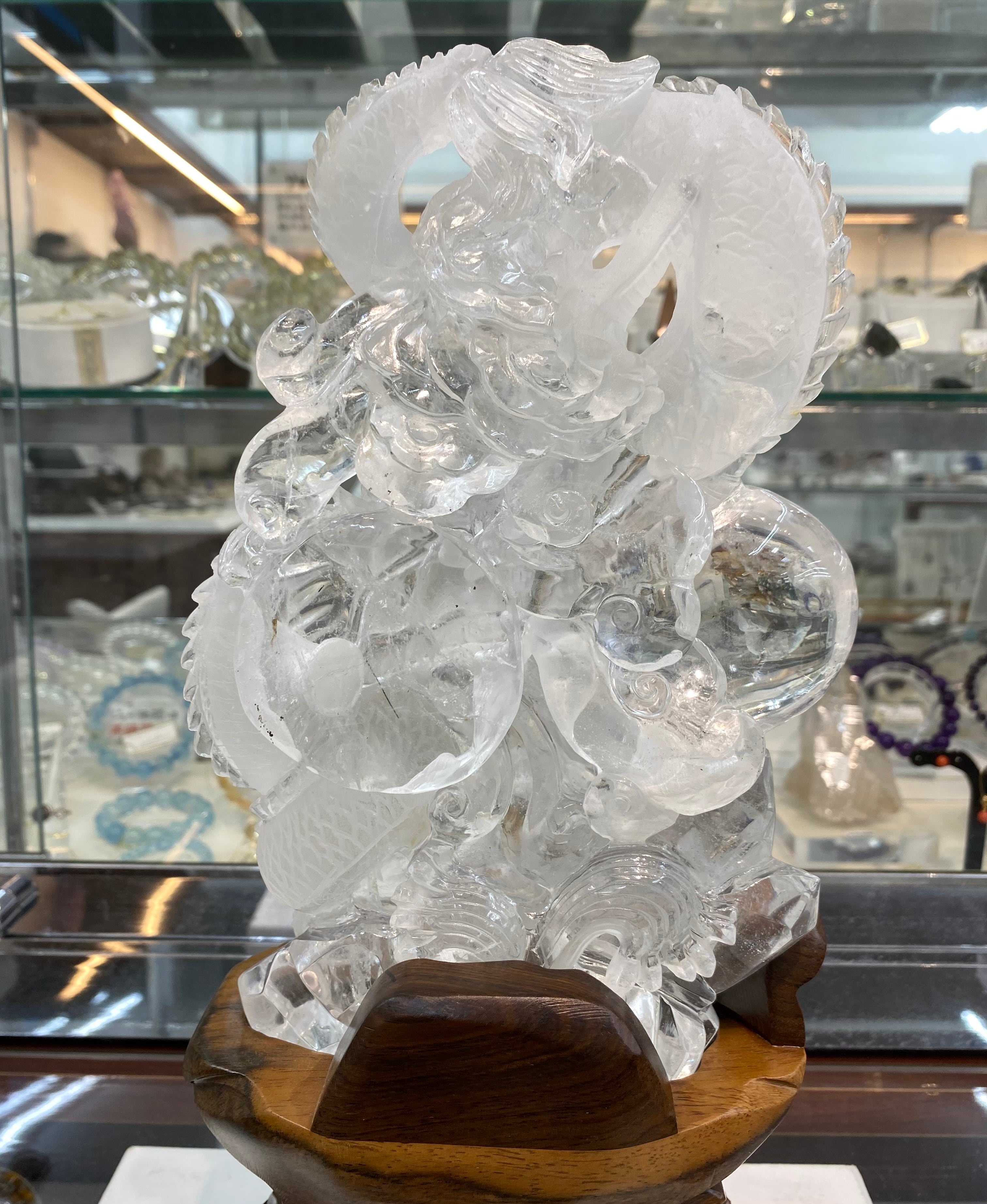 厳選 水晶昇龍 透かし彫り 巨大水晶龍 虹入り！ブラックルチル入り水晶