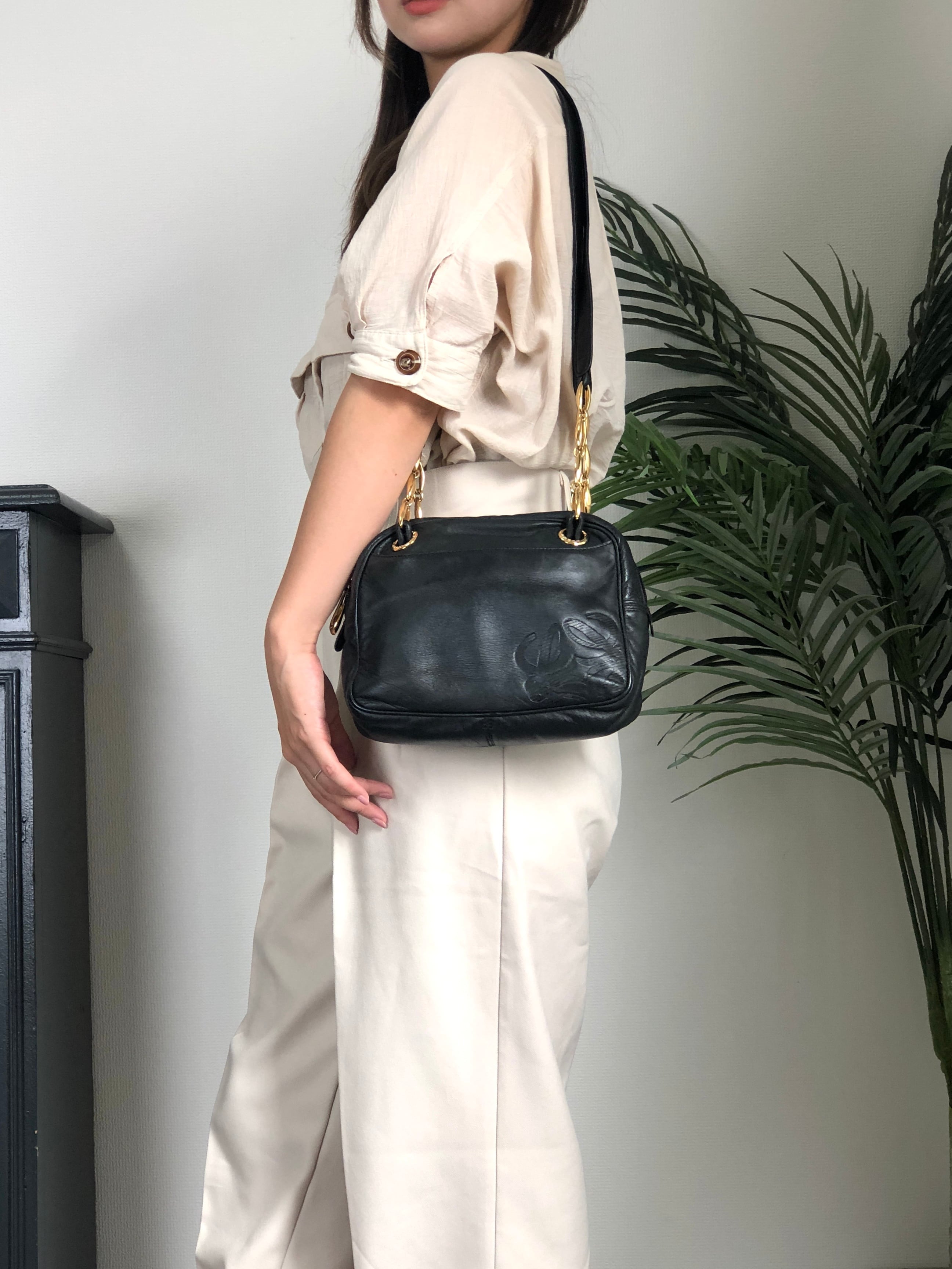 希少　オールド　ロエベ 2way ハンドバッグ　ショルダーバッグ　ラウンド LOEWE ロエベ ロゴ エンボスレザー ラウンド 2WAY ショルダー
