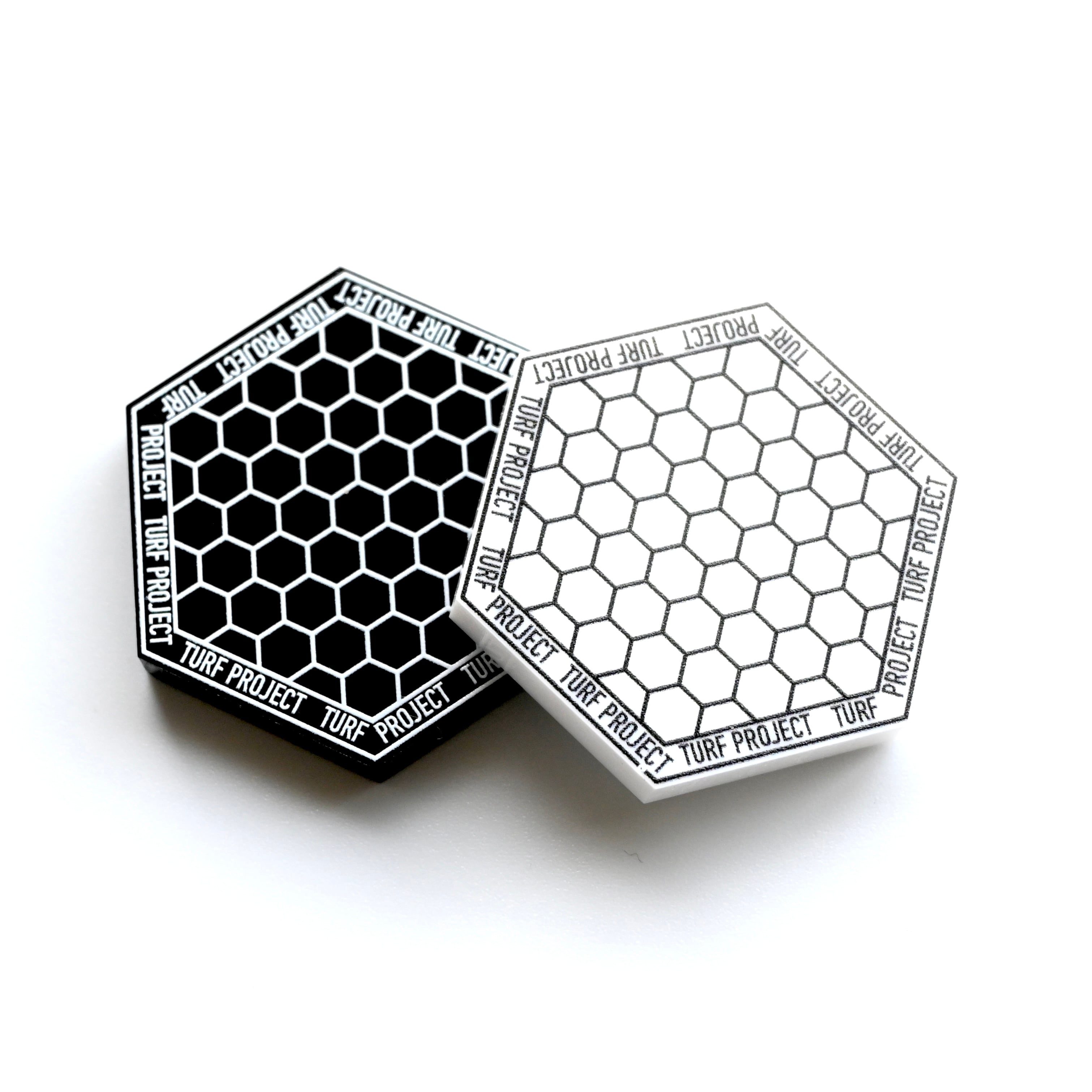 TURF PROJECT限定デザイン 白黒ゴルフマーカー［BEE蜂］2色セット