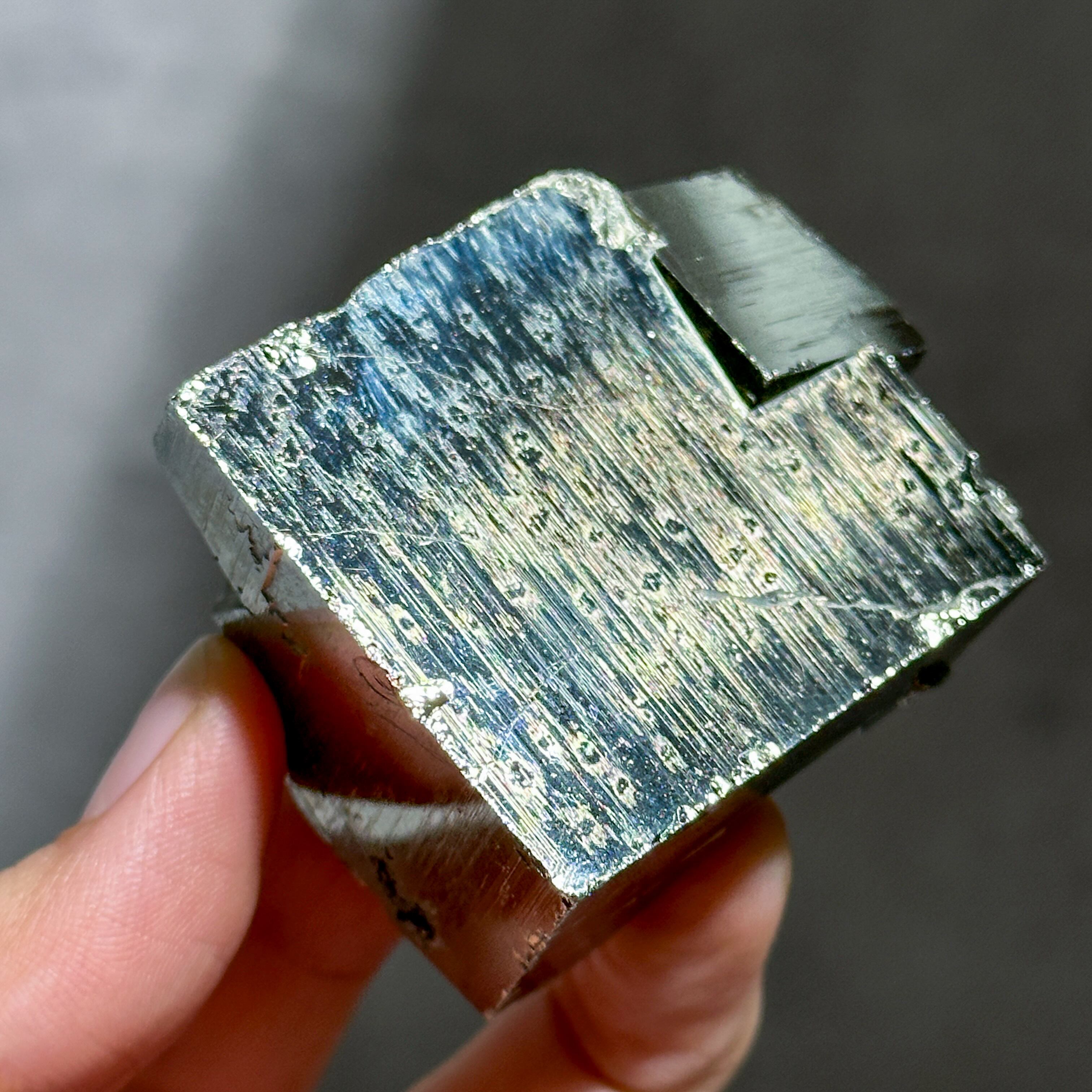 高品質】パイライト 原石81◇Pyrite◇天然石・鉱物・パワーストーン