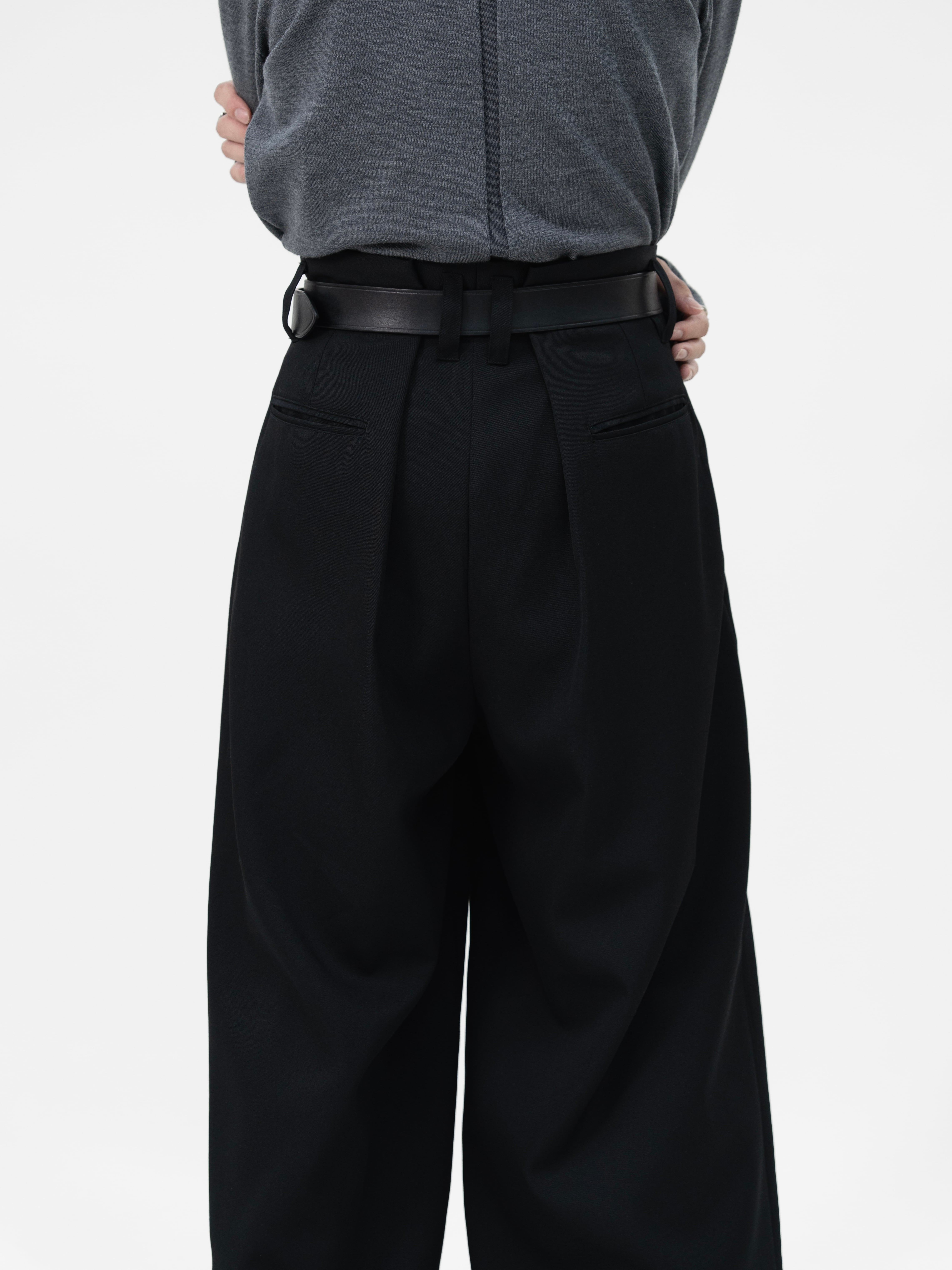 パンツ LAPIIS - WOOL GABARDINE TUCK TROUSERS HEAVY WOOL GABARDINE OVER WIDE TUCK TROUSERS【BLACK】 | lapiis