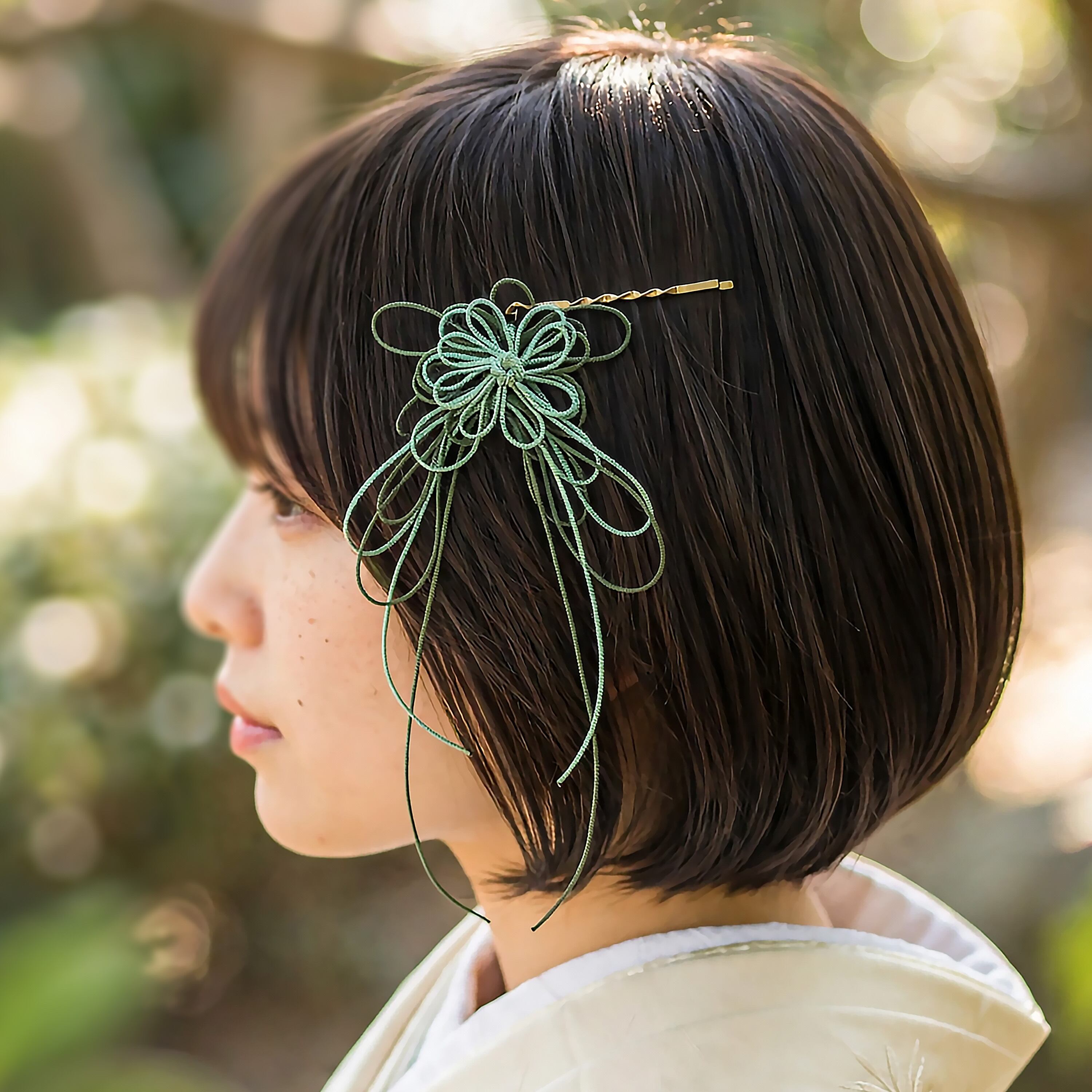 飾り結びヘアピン「歩み、おだや」(淡緑×深緑)【軽量快適】ショートヘアも簡単和風アレンジ。