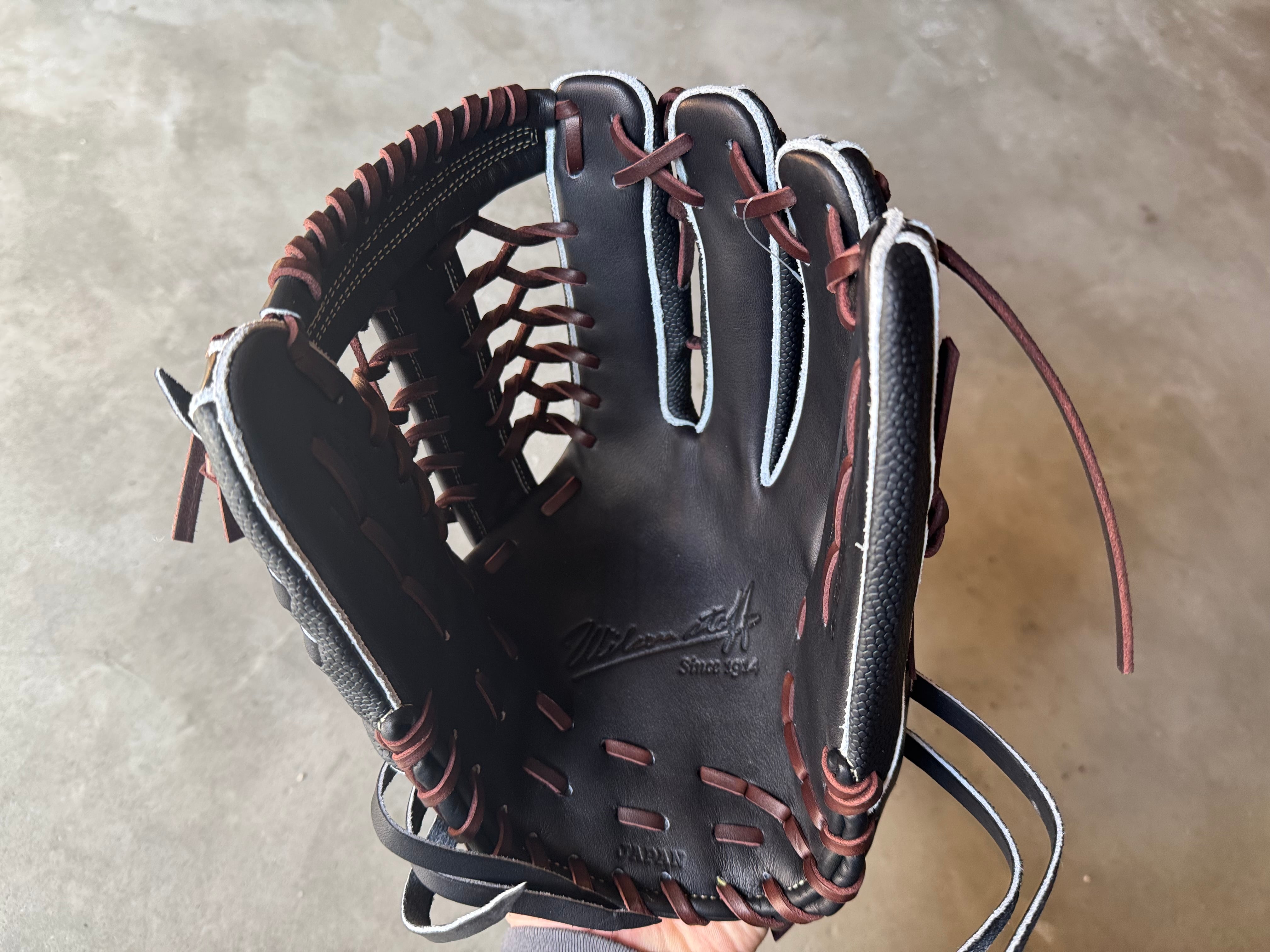 これはもはや軟式用グラブではない【Wilson】軟式用グローブ D8S型