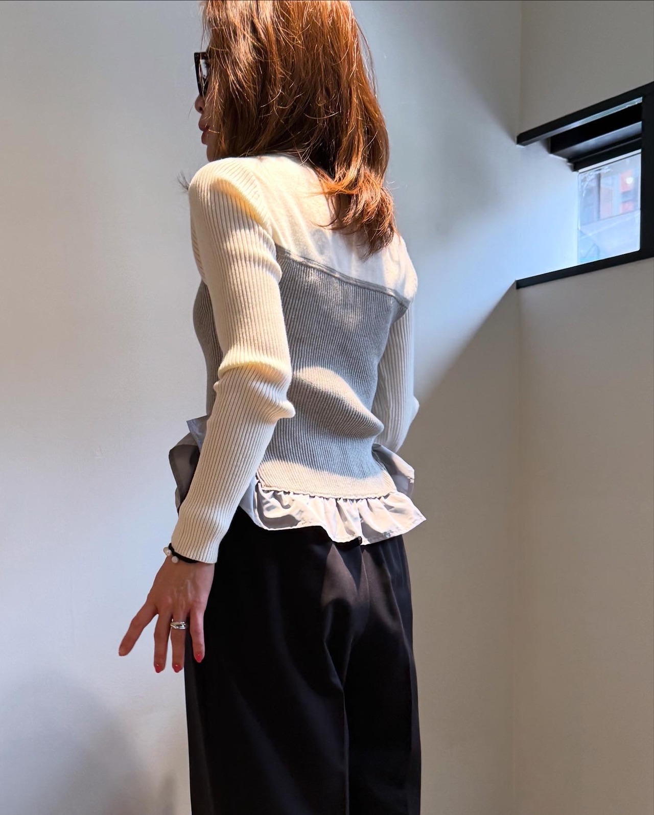 エイミーロウ　eimeelaw　Eimee Law　フリルヘムビスチェラインリブニット