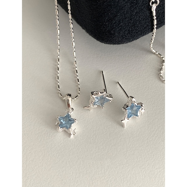suzyaccシルバー青色の星ピアス