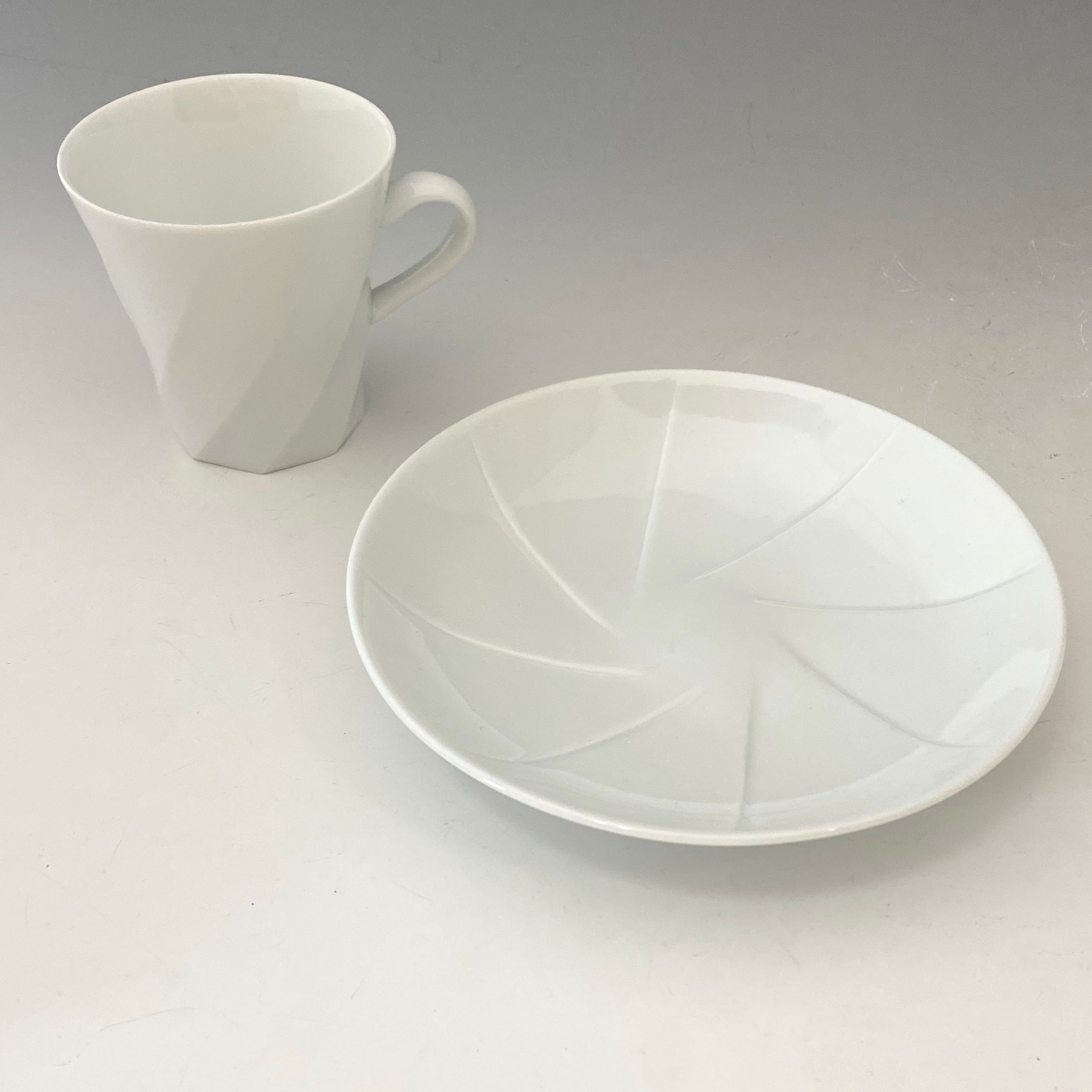 中尾純】白磁珈琲碗皿(斜め) | 中仙窯