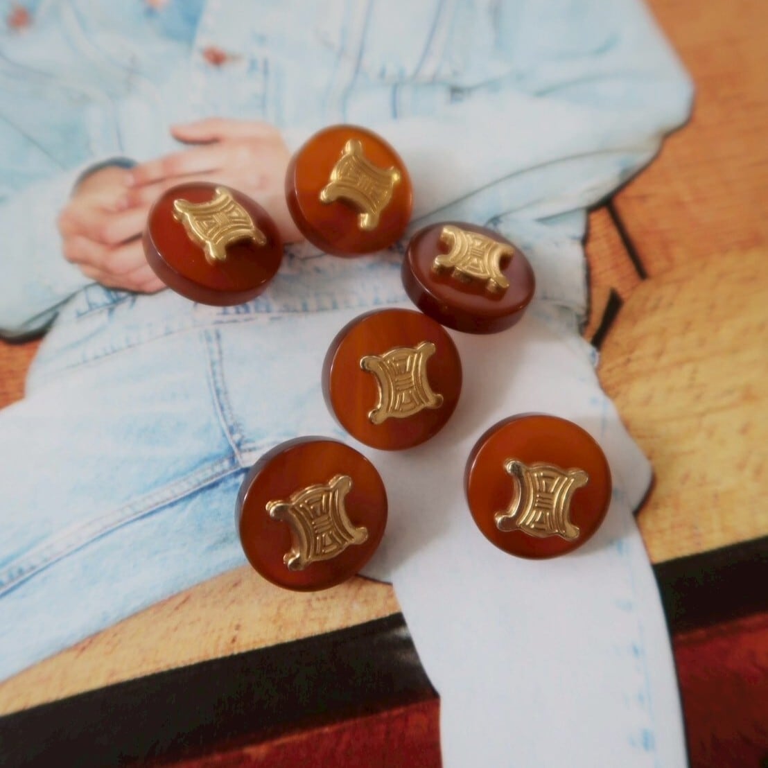 VINTAGE CELINE BUTTON】トリオンフゴールド べっ甲調ボタン 15mm L