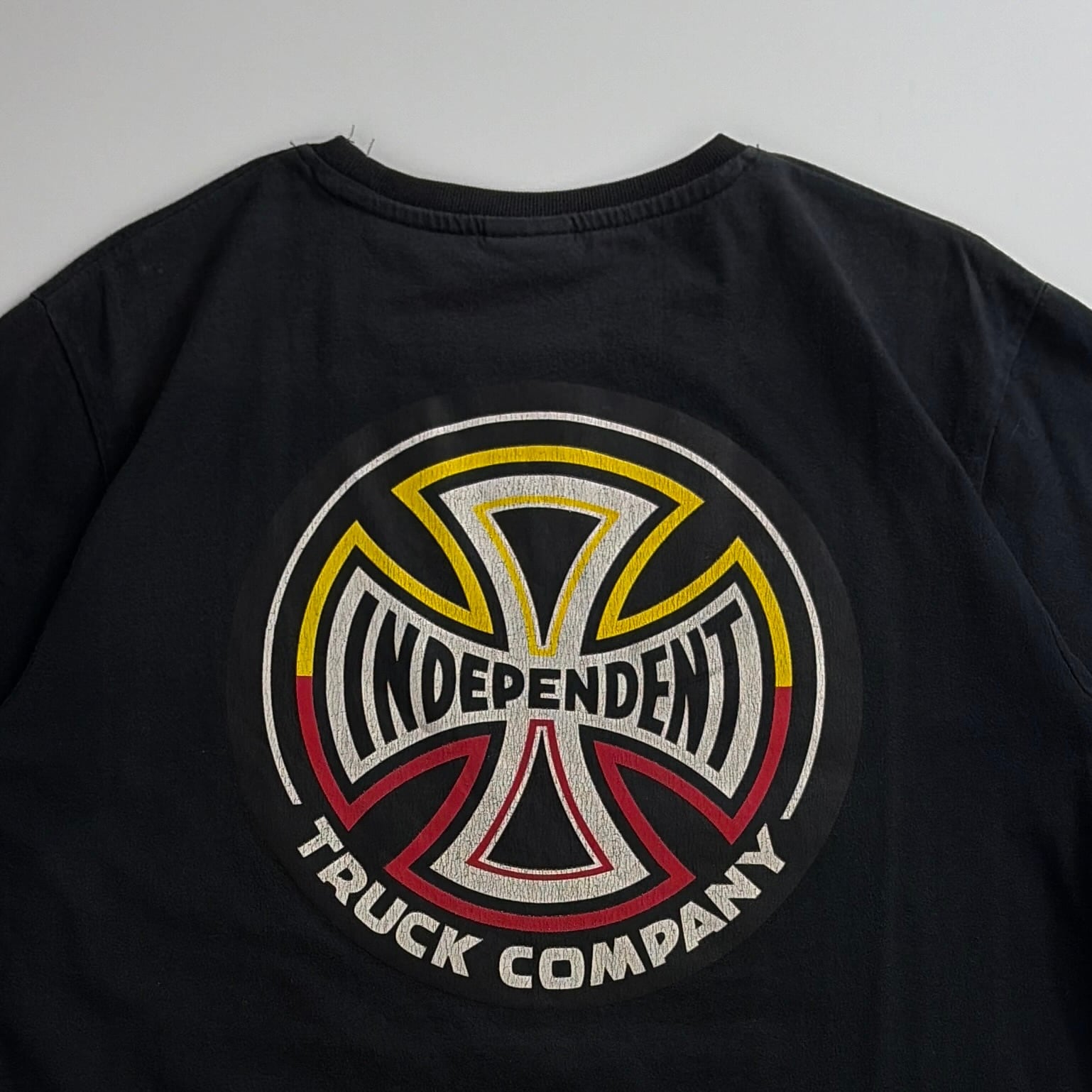 00s Independent Truck Company Cross Logo T-Shirt