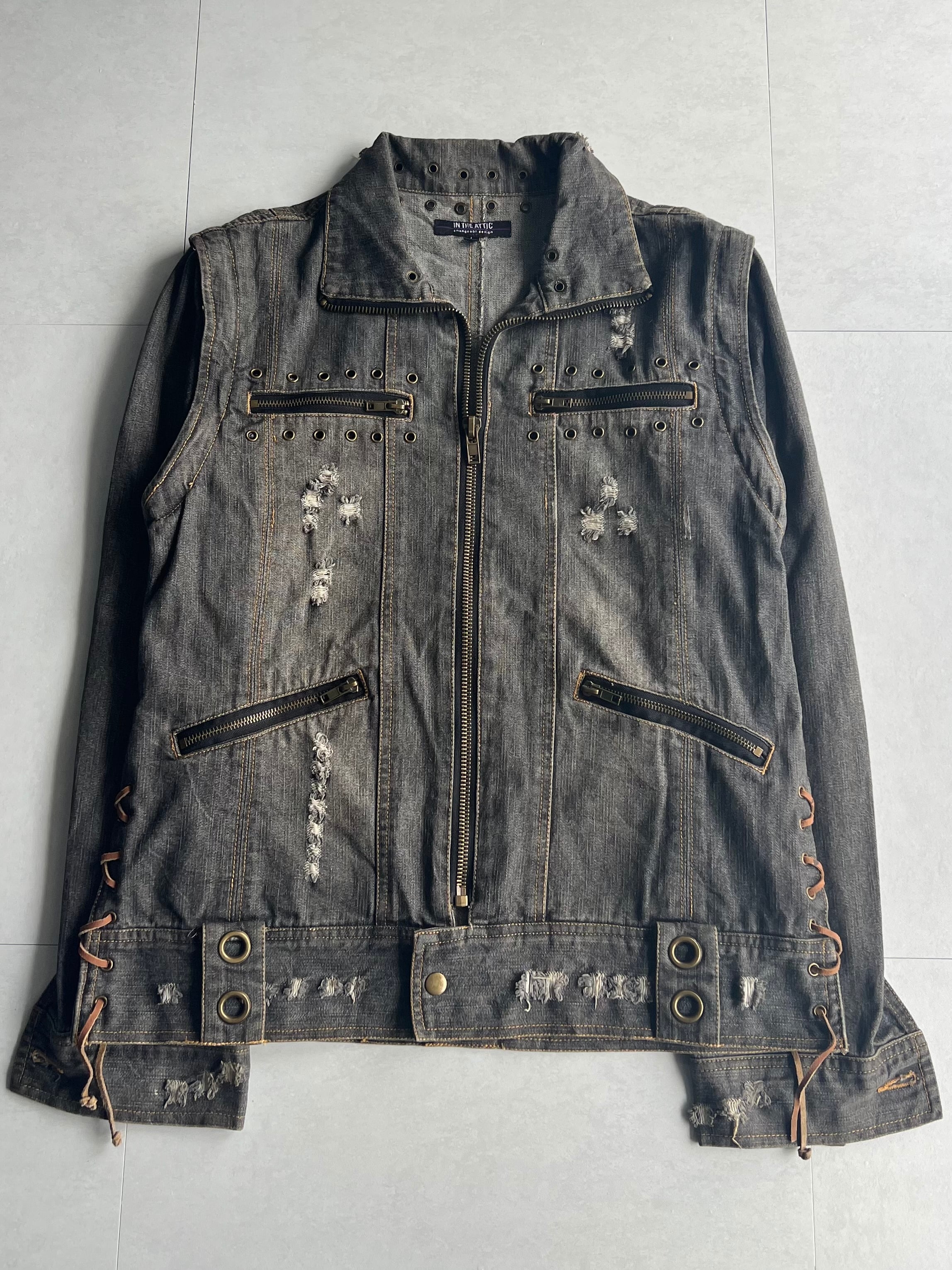 "IN THE ATTIC" Zip Damaged Denim Jacket