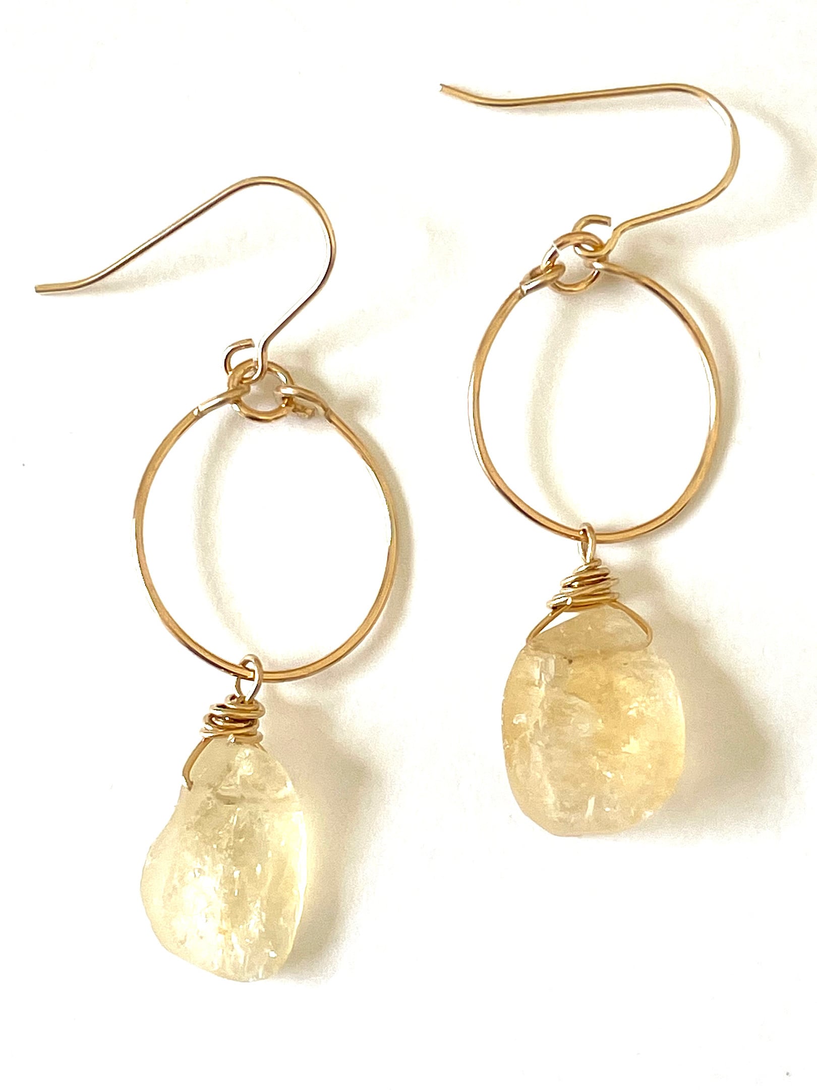 マルモ❣️サーペンティンペアルースカービング＆ラブラドのピアス