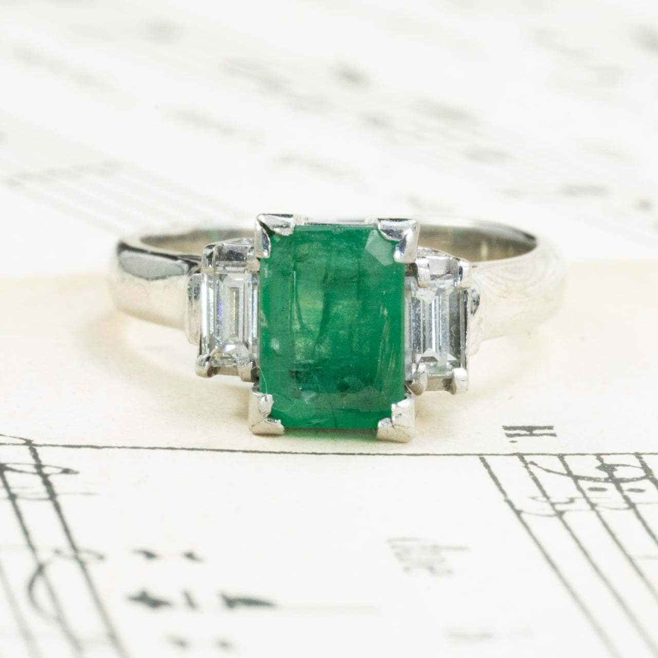 昭和ジュエリー エメラルド ダイヤモンド リング Pt900 1.01ct