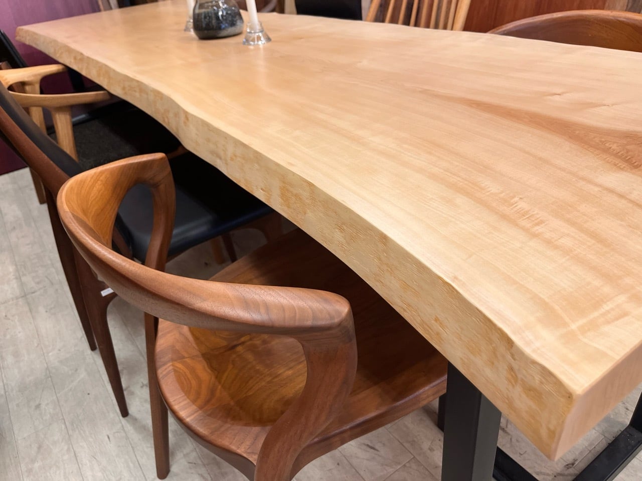 栃（トチ）_2800×830-710-770×59_浅草本店_テーブル天板/一枚板