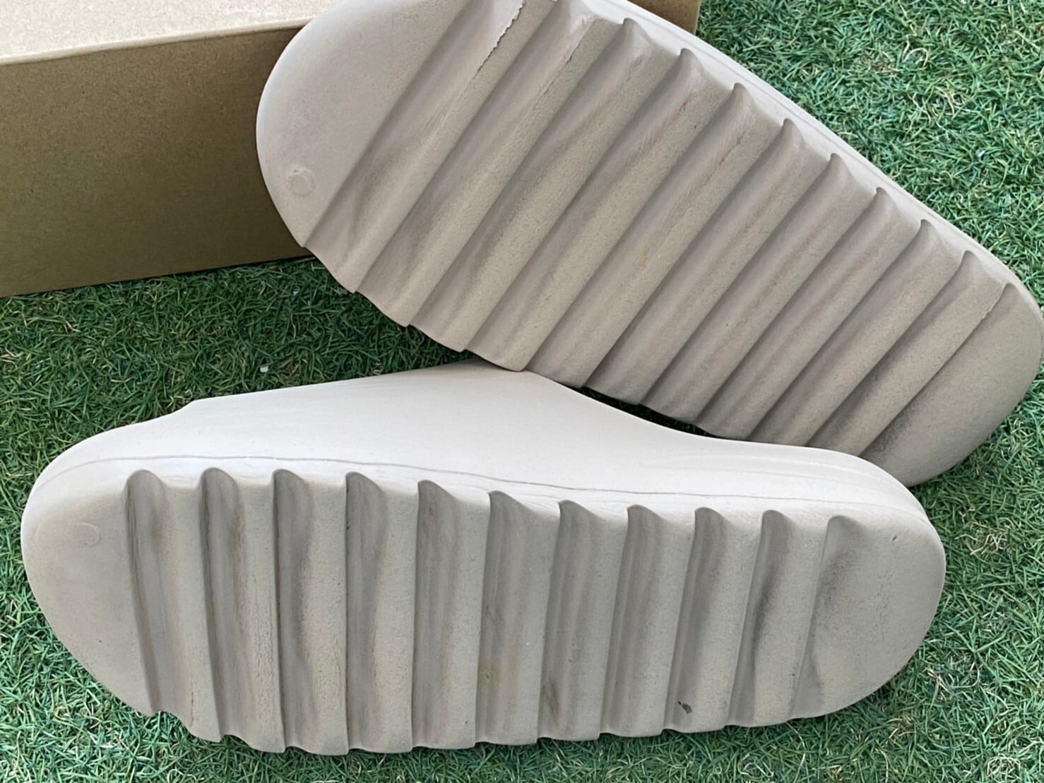 ADIDAS YEEZY SLIDE Pure GZ5554 28.5cm