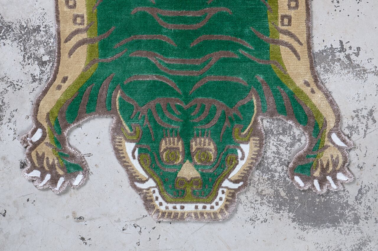 チベタンラグ　グリーン　シンプル Tibetan Tiger Rug 《Sサイズ•シルク・オリジナル3・サファリグリーン