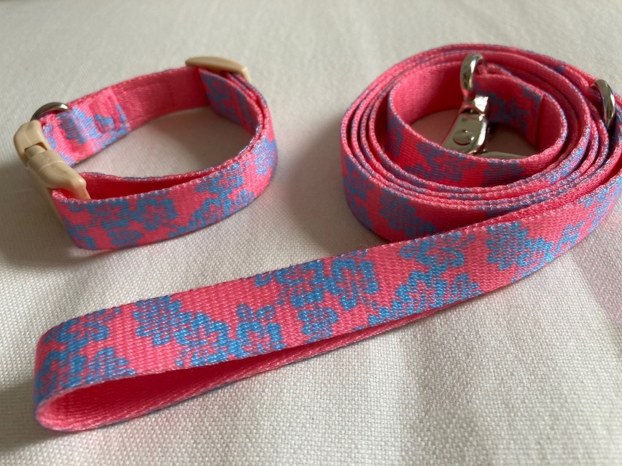 Hawaii ハンドメイドのワンちゃんグッズ(首輪とリードのセット)